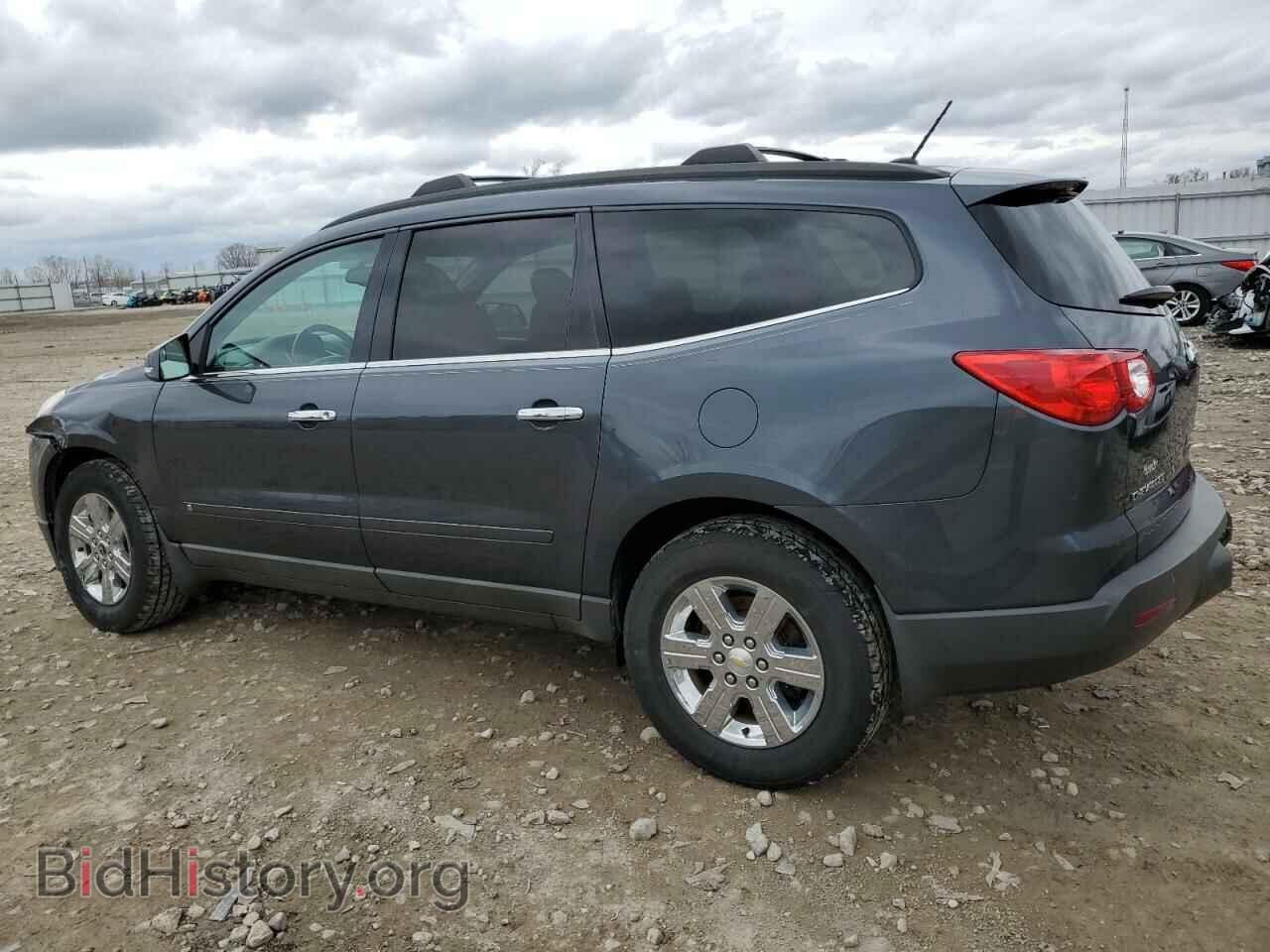 2010 CHEVROLET TRAVERSE - VIN: 1GNLVFED3AS102712 - Фото 2