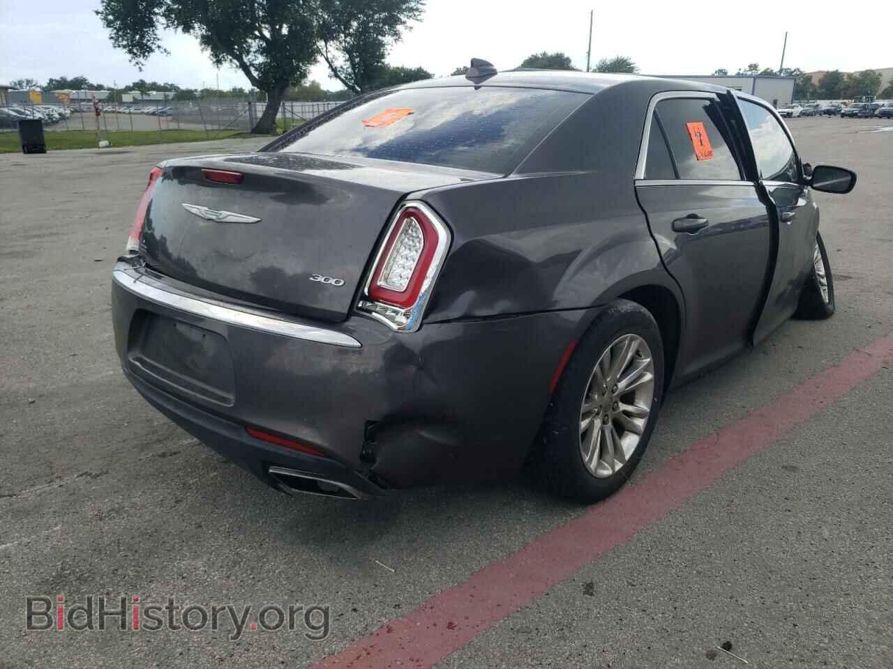 2017 CHRYSLER 300 - VIN: 2C3CCAAG0HH661853 - Фото 4
