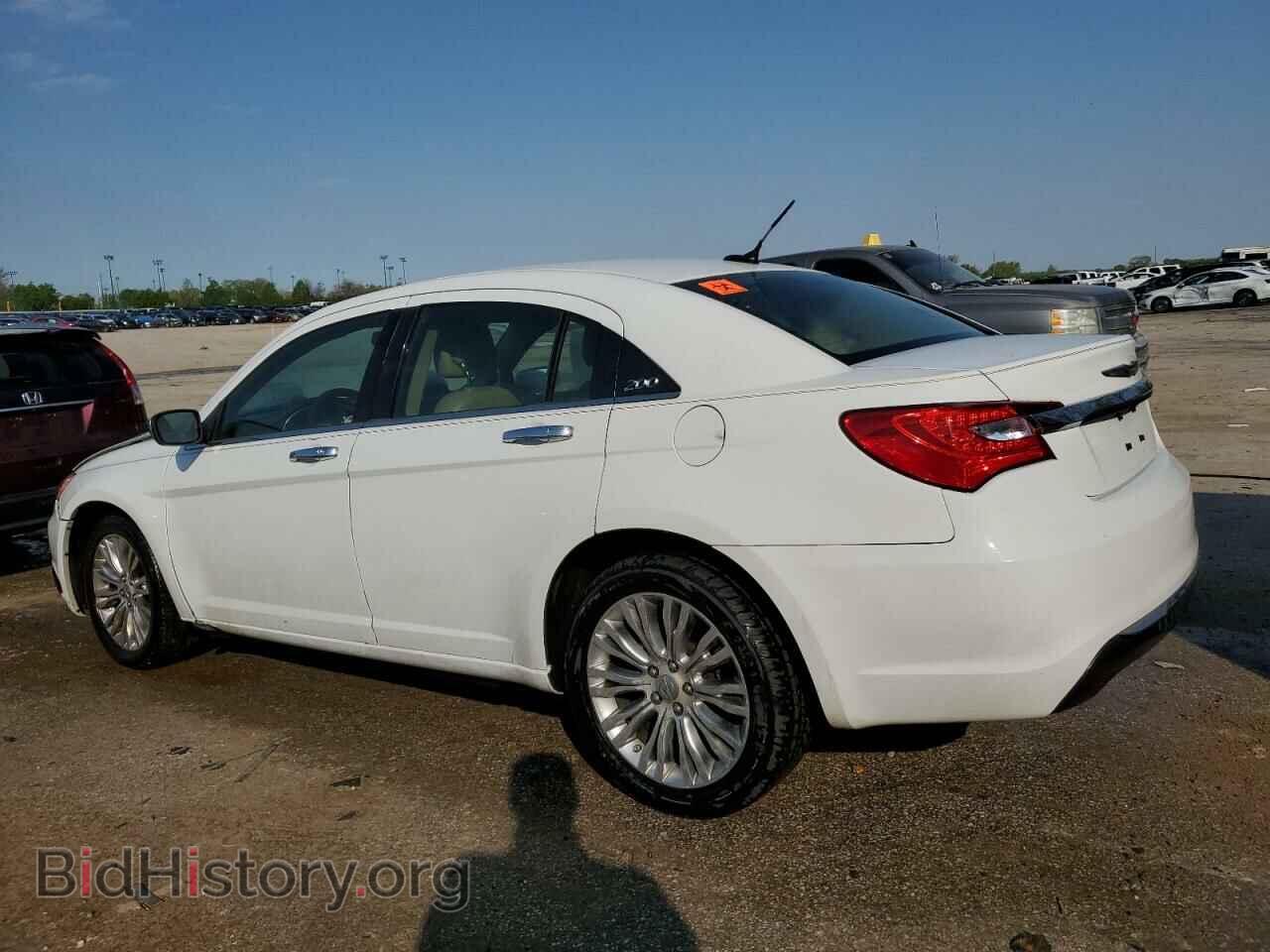 2012 CHRYSLER 200 - VIN: 1C3CCBCB2CN307534 - Фото 2