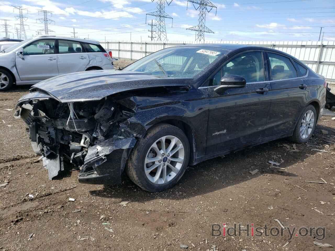 Photo 3FA6P0LU1KR139986 - FORD FUSION 2019