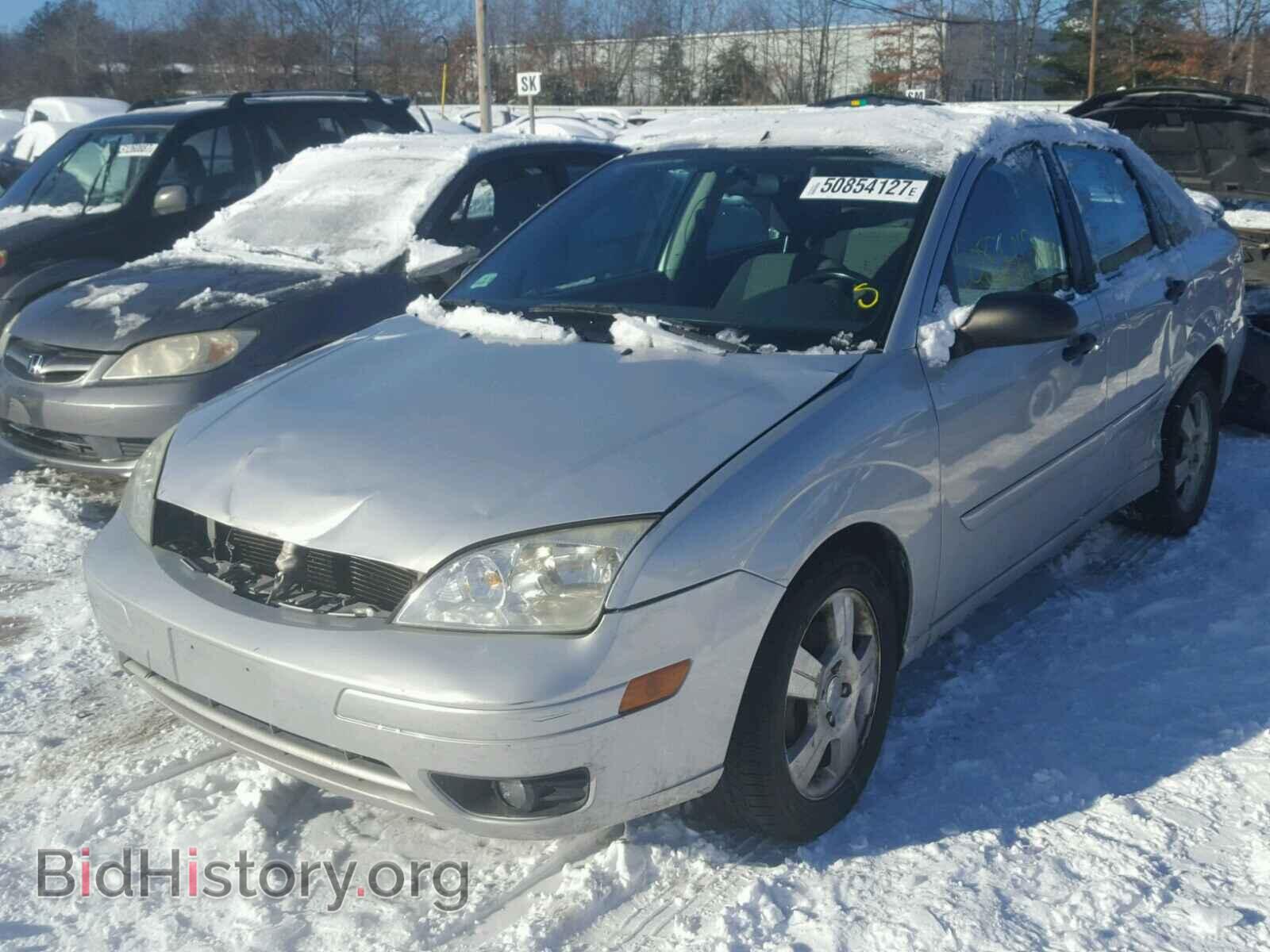 2005 FORD FOCUS - VIN: 1FAFP34N35W207912 - Фото 2