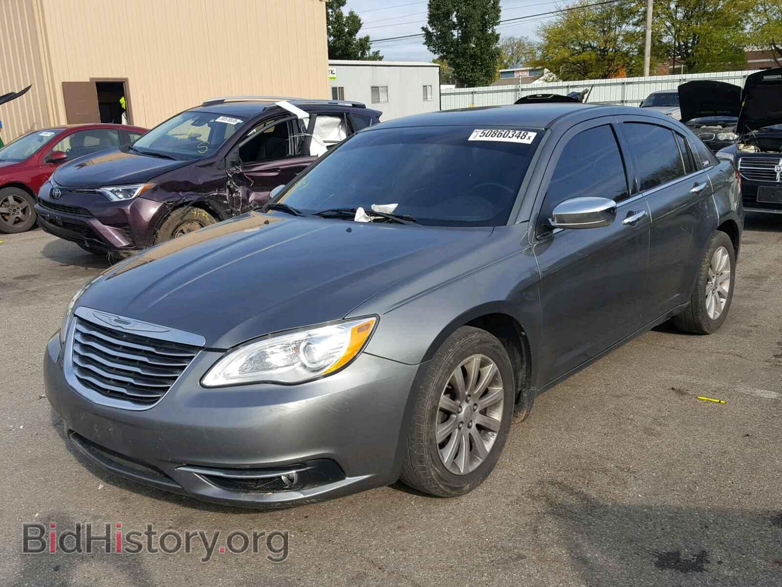 2013 CHRYSLER 200 - VIN: 1C3CCBCG6DN555685 - Фото 2