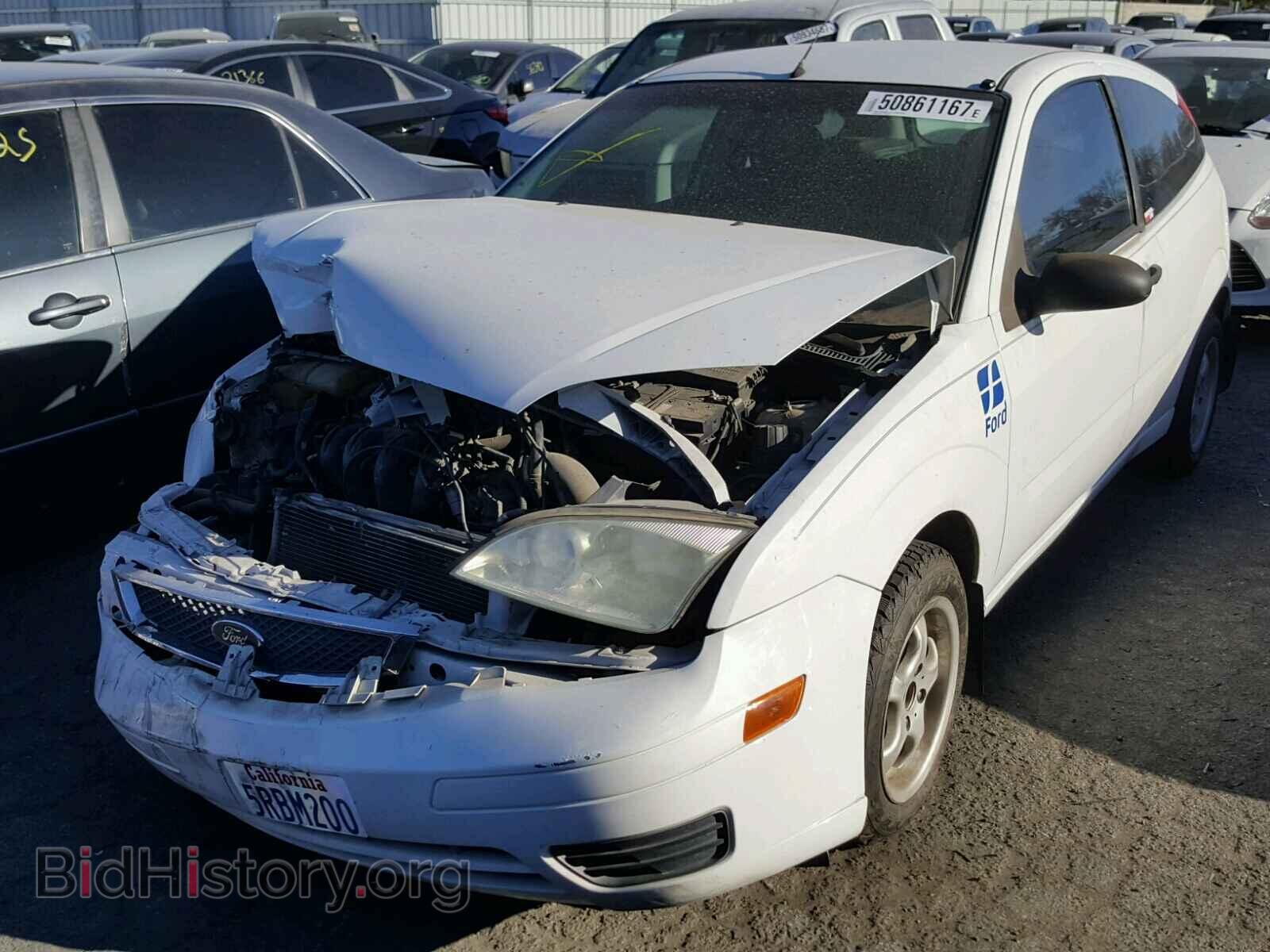 2005 FORD FOCUS - VIN: 3FAFP31N45R136582 - Фото 2