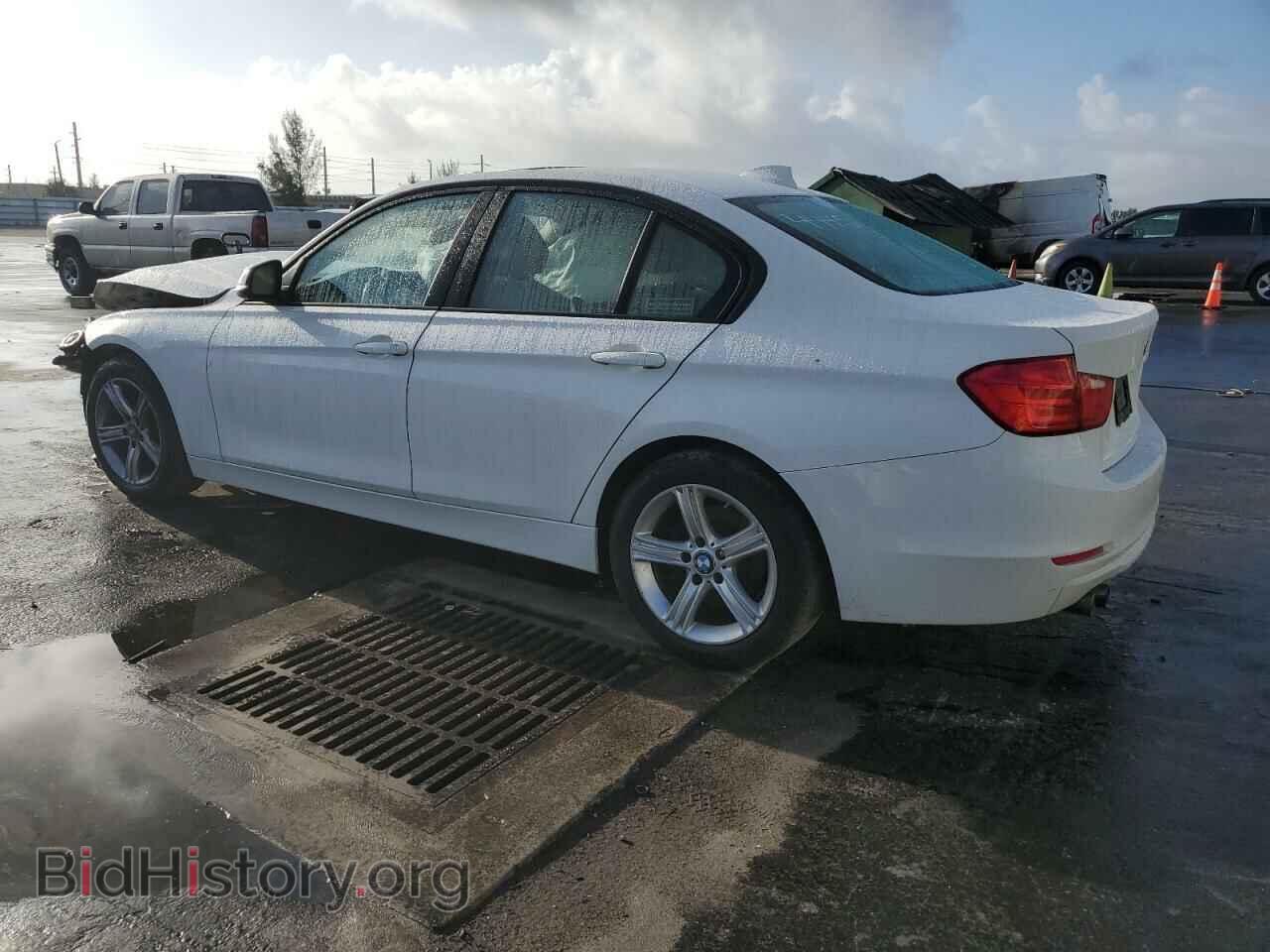 2014 BMW 3 SERIES - VIN: WBA3A5C5XEF604445 - Фото 2