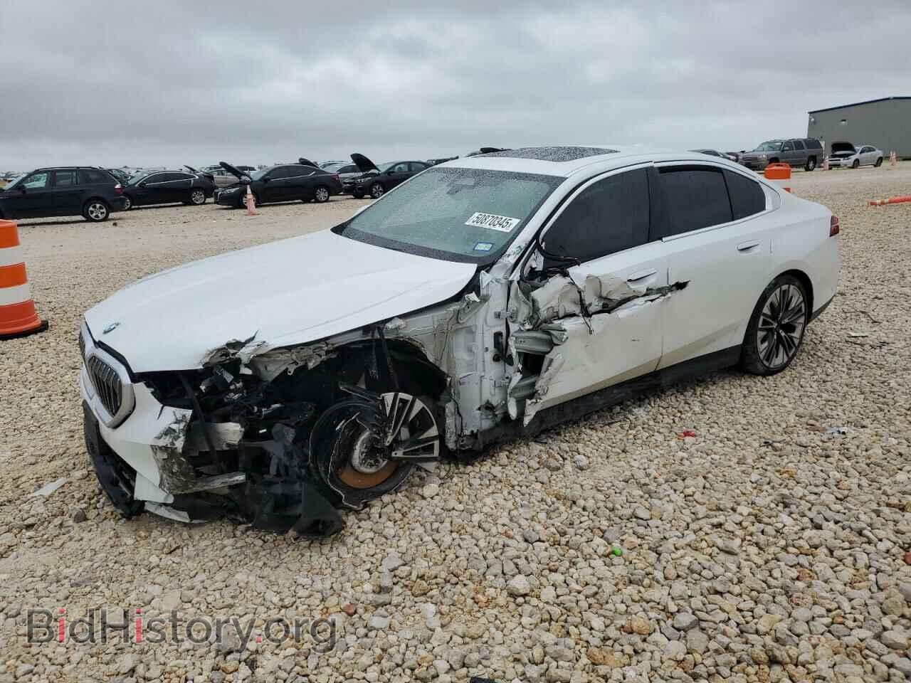 Photo WBA43FJ08RCP76699 - BMW 5 SERIES 2024
