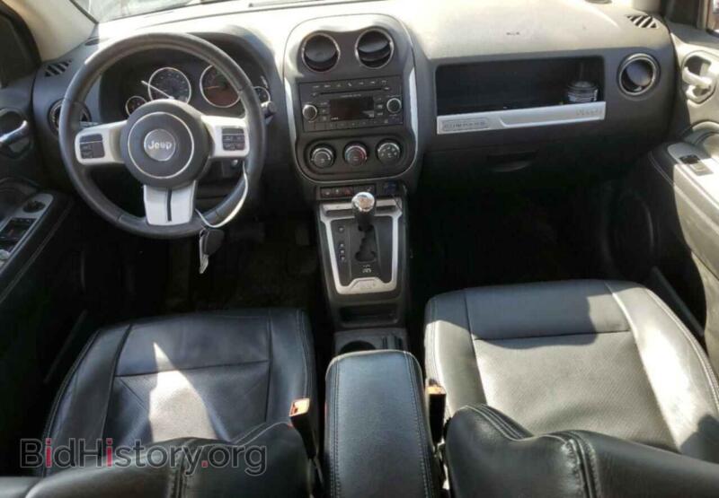 2016 Jeep COMPASS (VIN 1C4NJDEB9GD558677) — фото 8 из 12