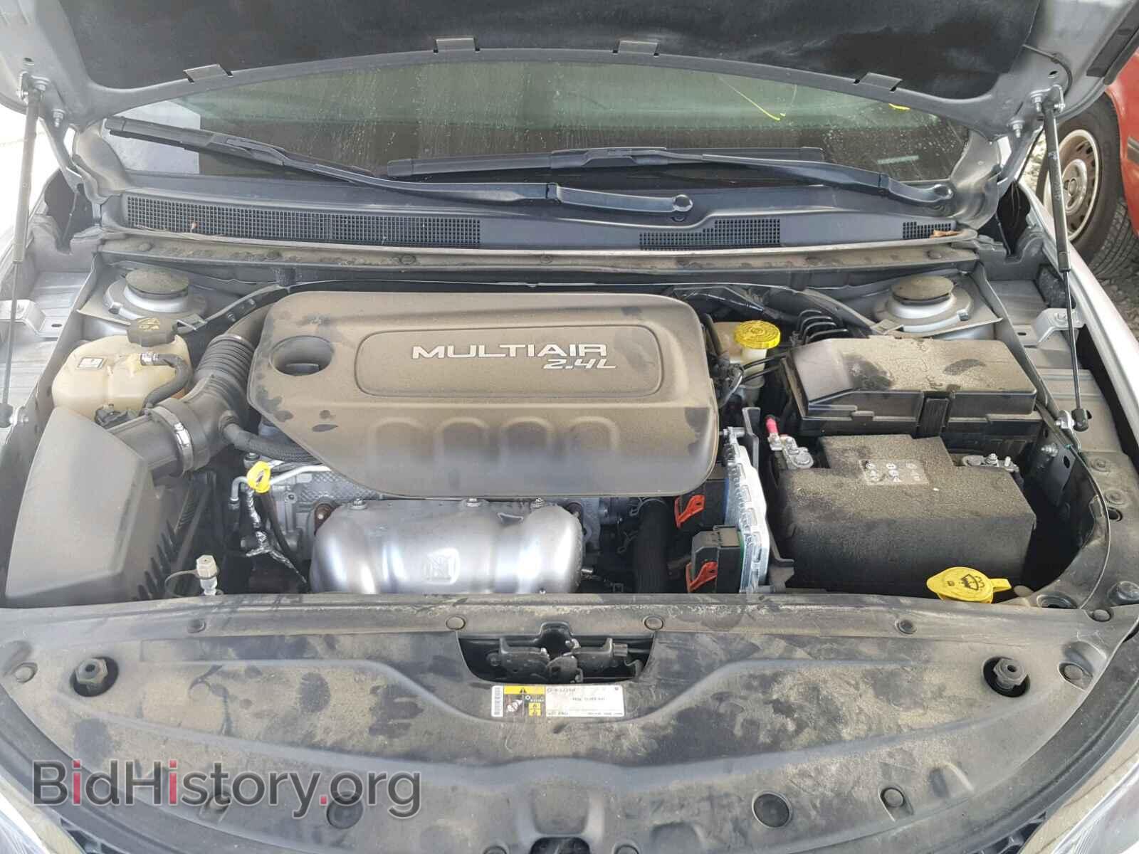 2016 CHRYSLER 200 - VIN: 1C3CCCAB0GN140895 - Photo 7