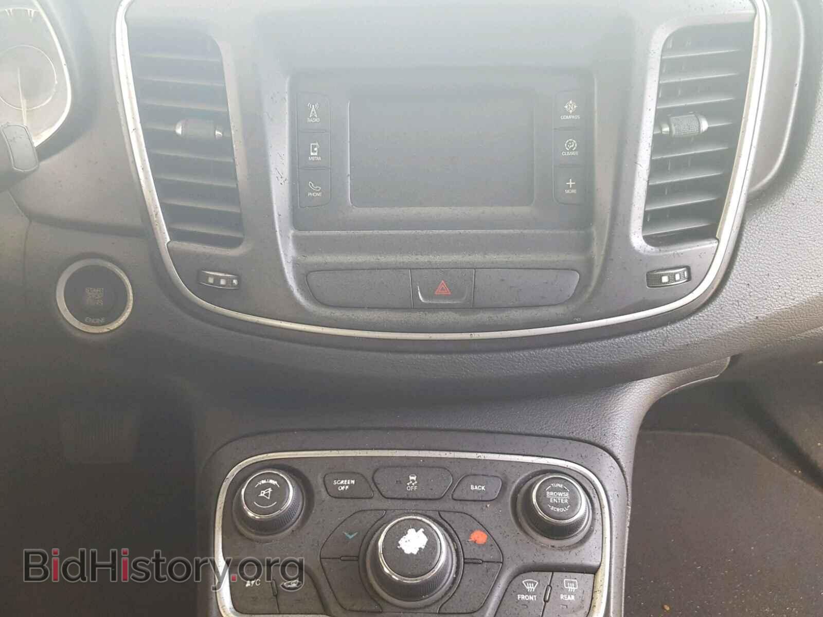 2016 CHRYSLER 200 - VIN: 1C3CCCAB0GN140895 - Photo 9