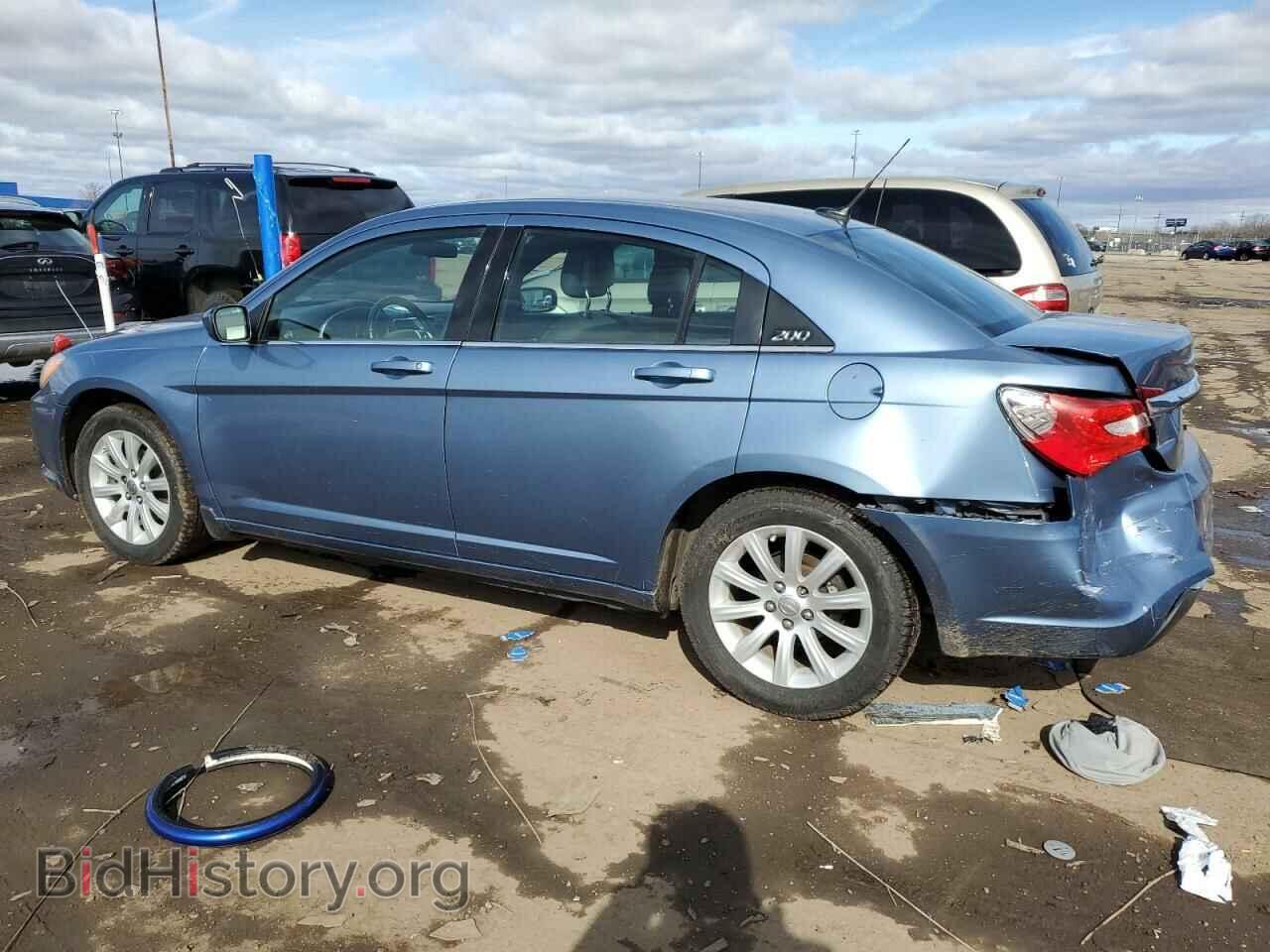 2011 CHRYSLER 200 - VIN: 1C3BC1FB6BN537867 - Фото 2