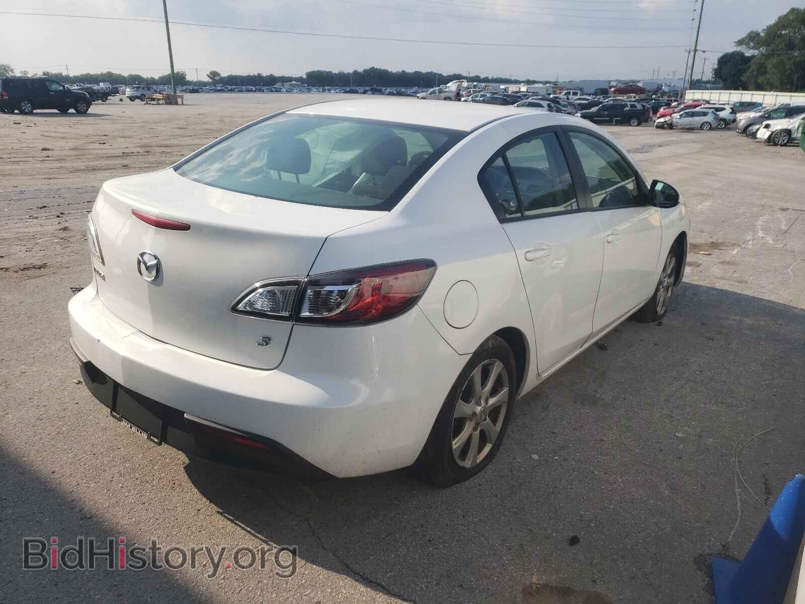 2011 MAZDA 3 - VIN: JM1BL1VG8B1444459 - Фото 4