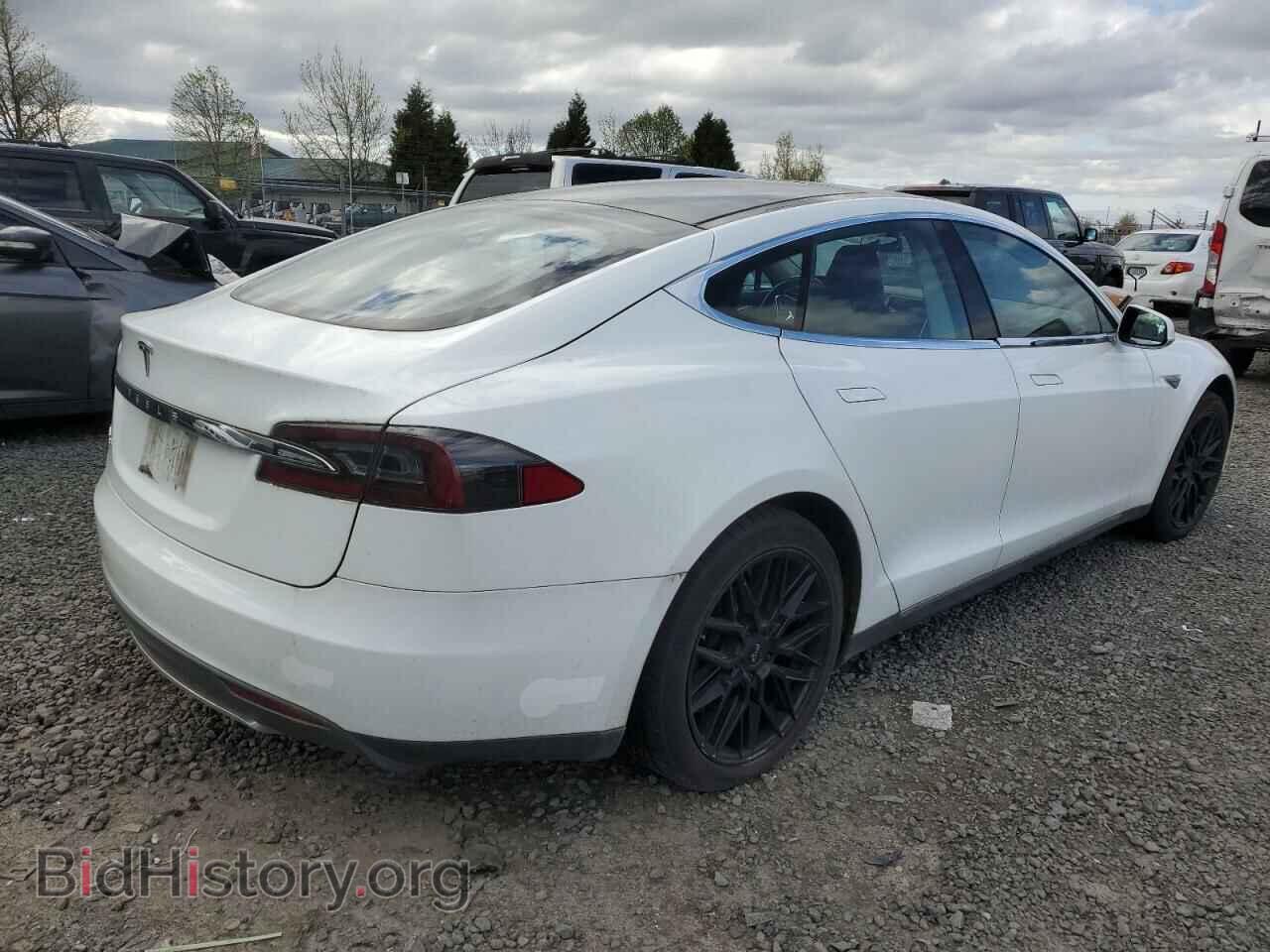 2014 TESLA MODEL S - VIN: 5YJSA1S16EFP33115 - Фото 3