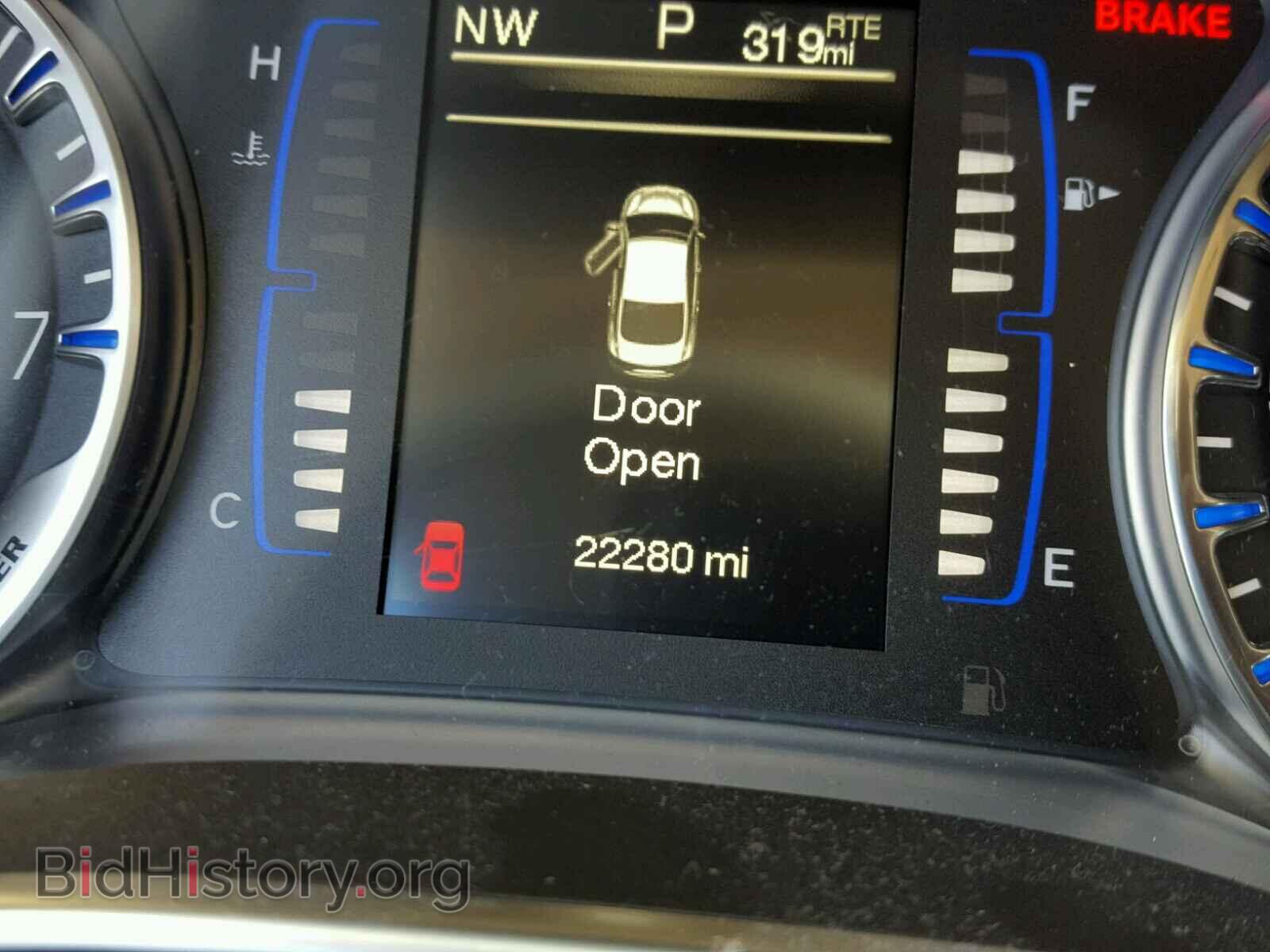 2015 CHRYSLER 200 - VIN: 1C3CCCAB3FN586750 - Фото 8