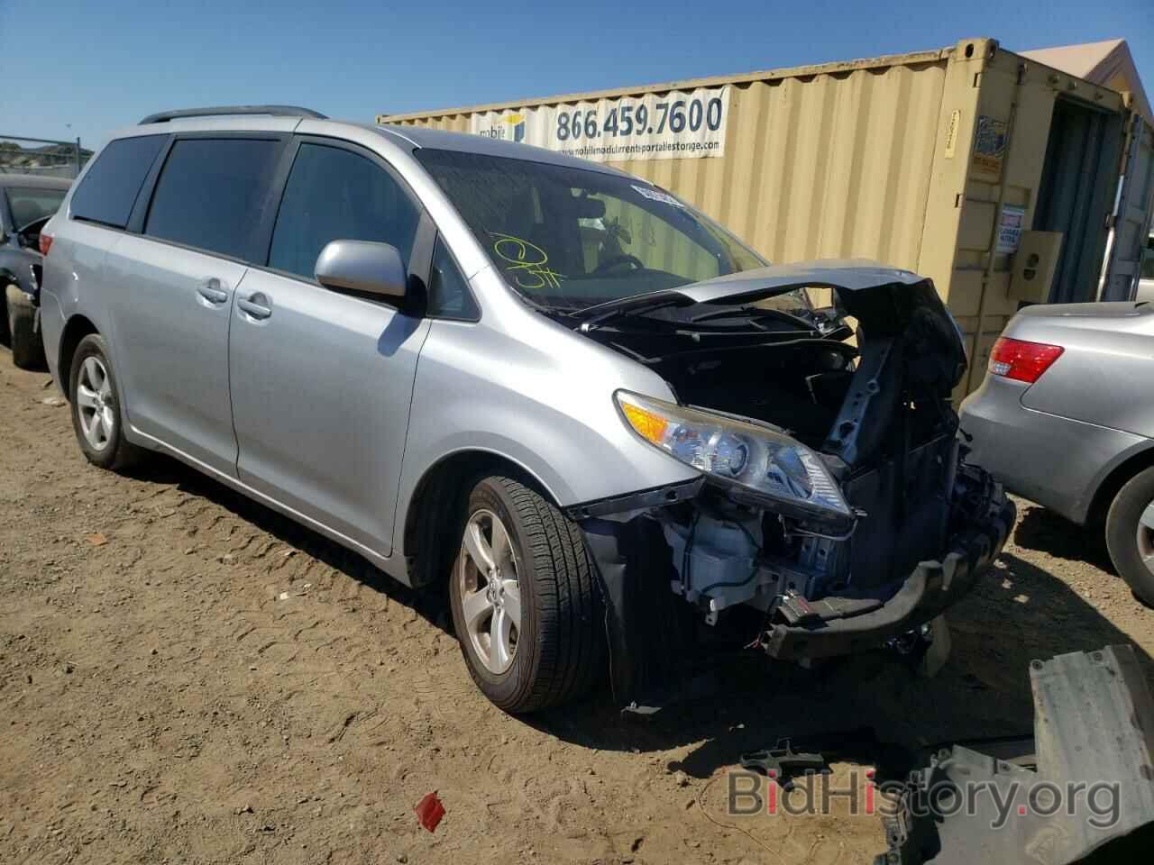 Photo 5TDKK3DCXFS676082 - TOYOTA SIENNA 2015