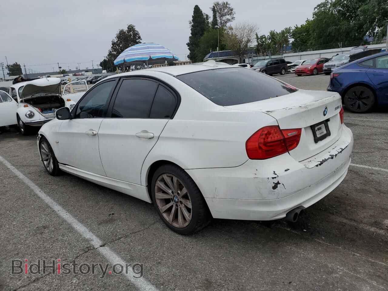 2011 BMW 3 SERIES - VIN: WBAPH5C58BF093858 - Фото 2