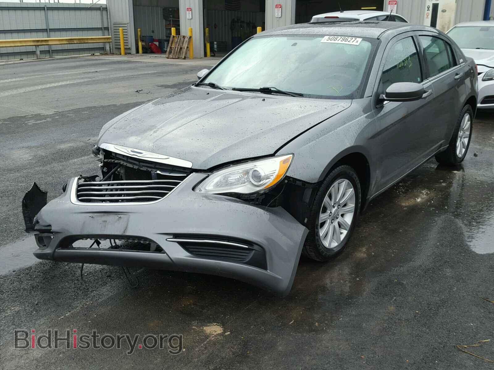 2013 CHRYSLER 200 - VIN: 1C3CCBBBXDN592437 - Фото 2