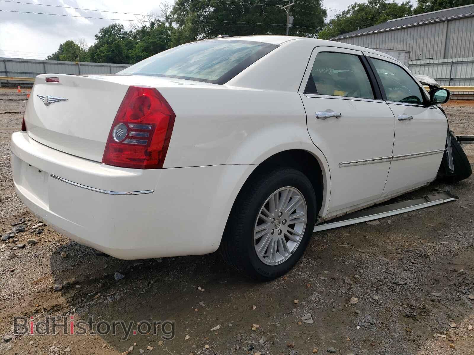 2010 CHRYSLER 300 - VIN: 2C3CA5CV7AH125805 - Фото 4