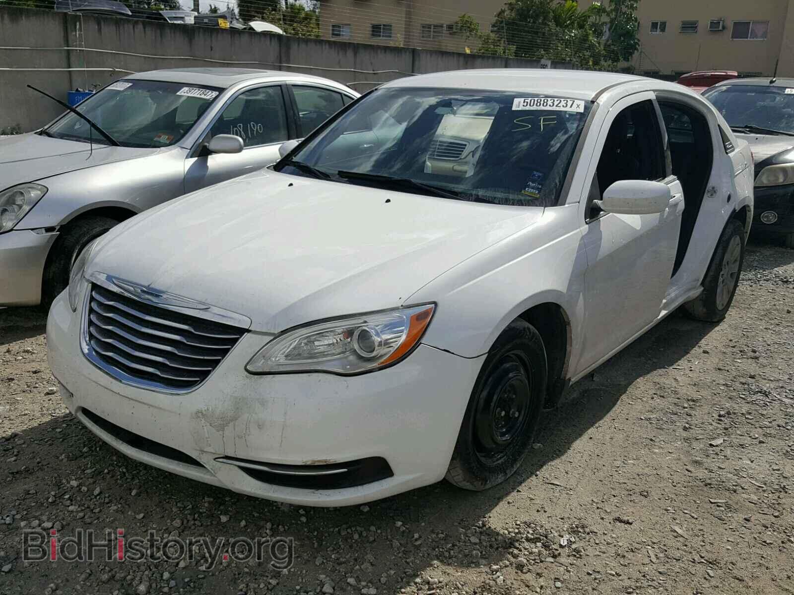 2013 CHRYSLER 200 - VIN: 1C3CCBAB2DN640417 - Фото 2