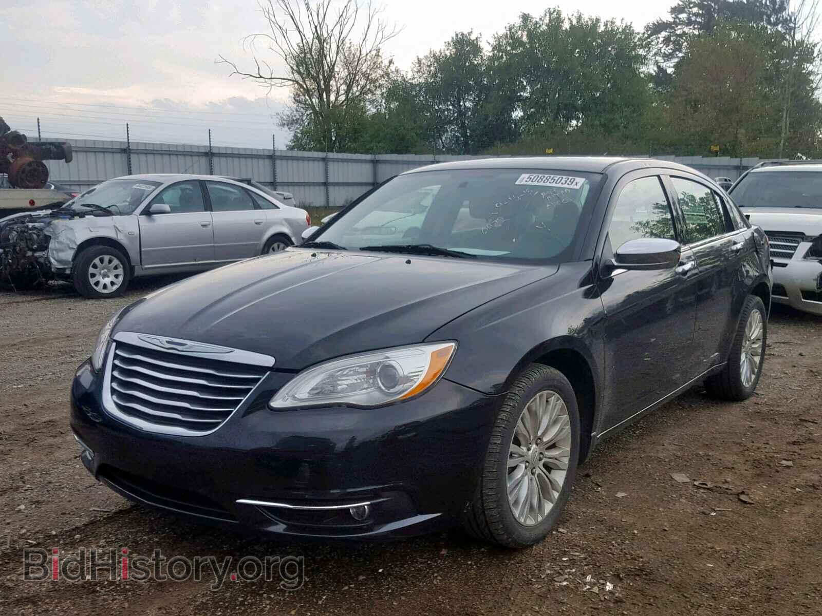 2011 CHRYSLER 200 - VIN: 1C3BC2FB5BN609972 - Photo 2