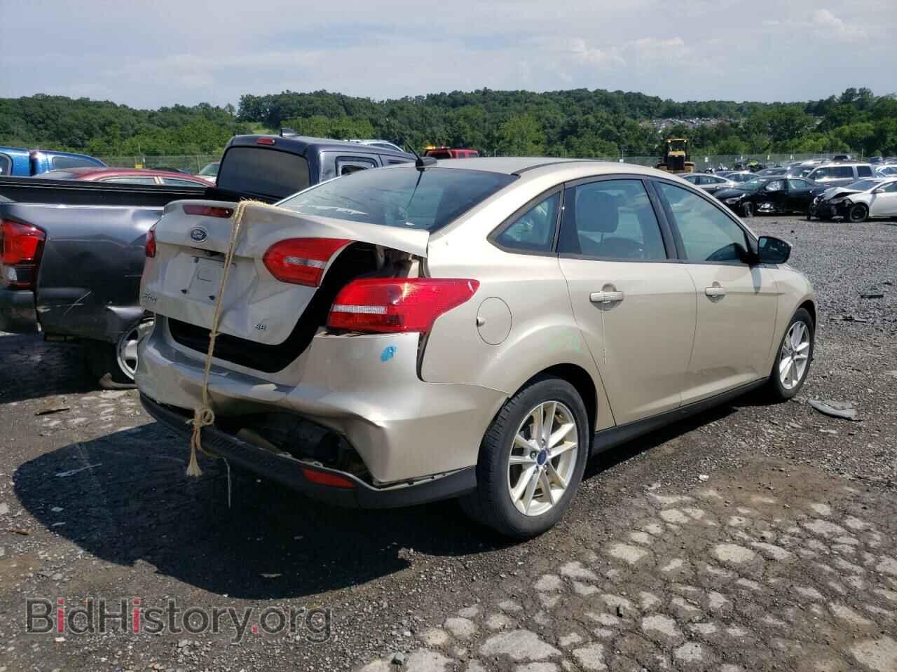 2017 FORD FOCUS - VIN: 1FADP3F26HL203952 - Photo 4
