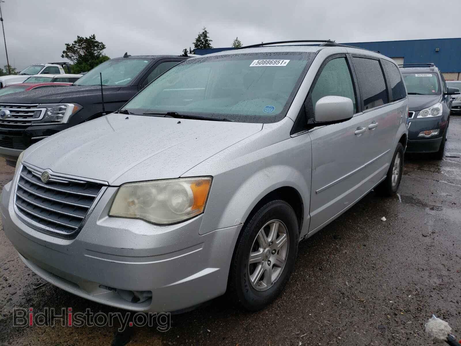 2009 CHRYSLER MINIVAN - VIN: 2A8HR54109R653075 - Фото 2