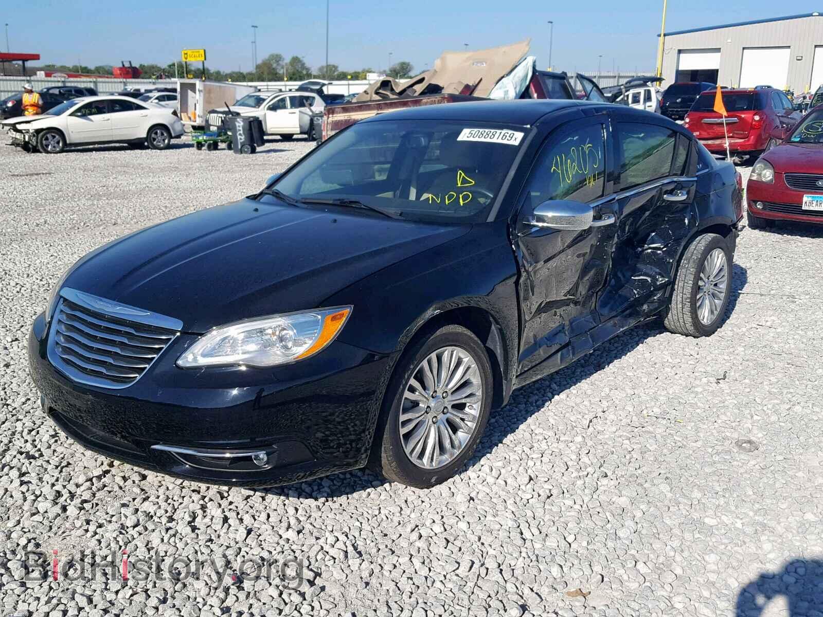 2011 CHRYSLER 200 - VIN: 1C3BC2FB4BN613219 - Фото 2
