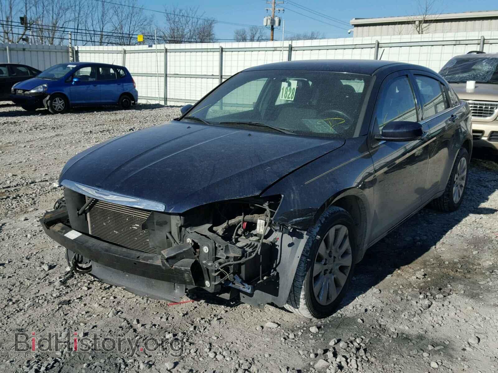 2013 CHRYSLER 200 - VIN: 1C3CCBAB4DN686251 - Фото 2