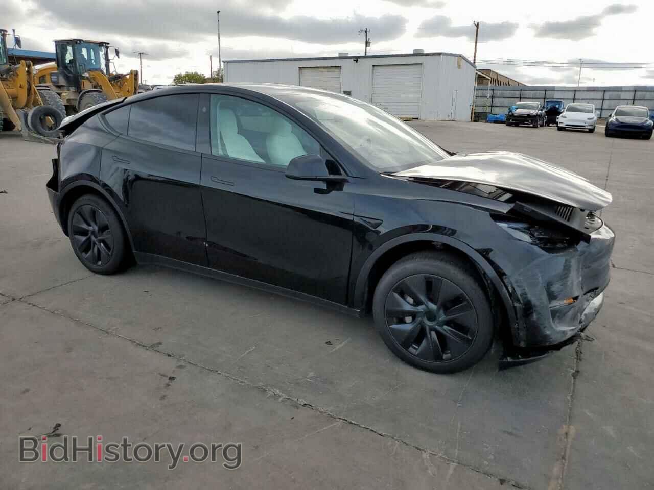 2025 TESLA MODEL Y - VIN: 7SAYGDED1SA358679 - Photo 4