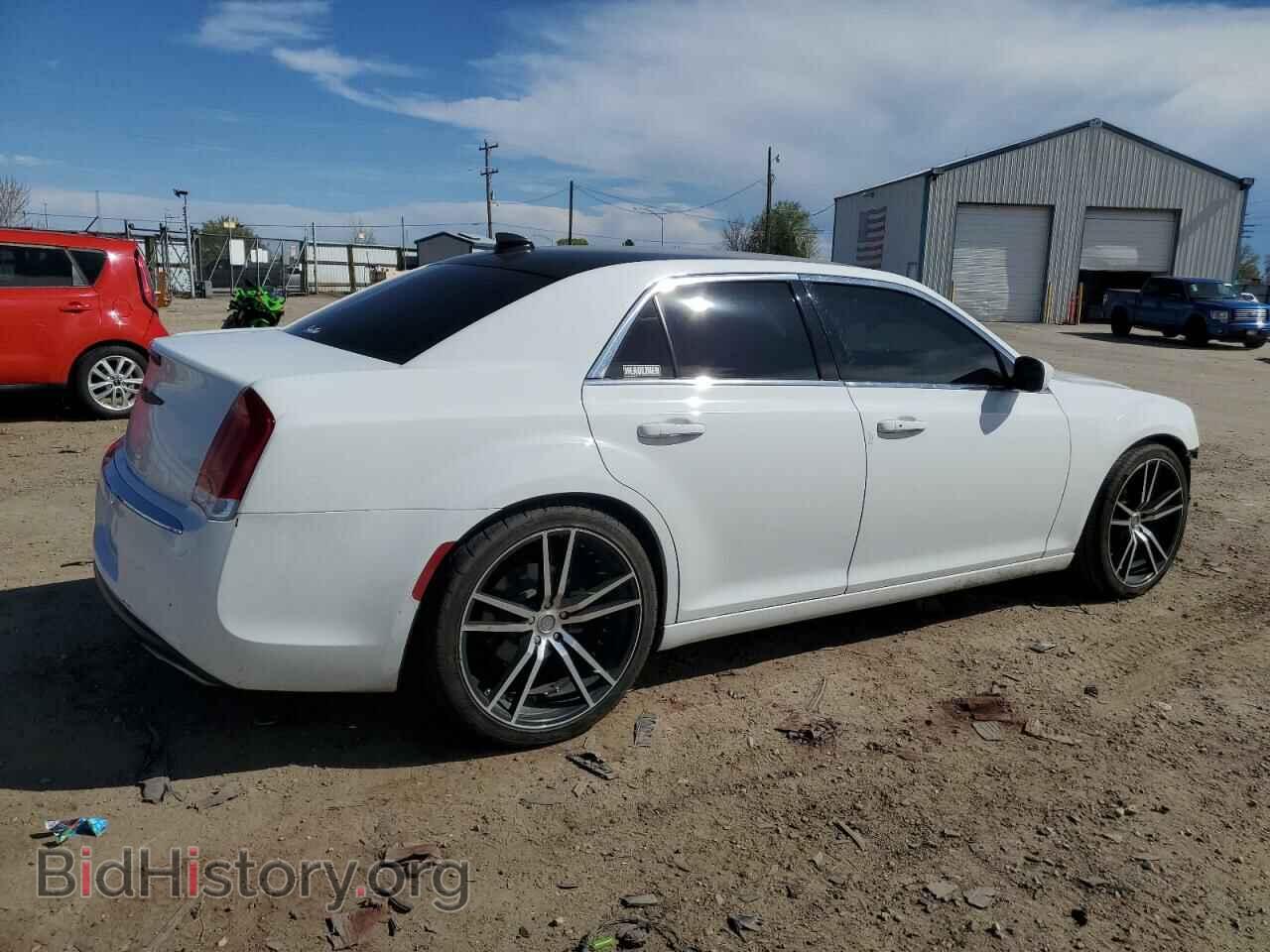 2015 CHRYSLER 300 - VIN: 2C3CCAAGXFH841905 - Фото 3