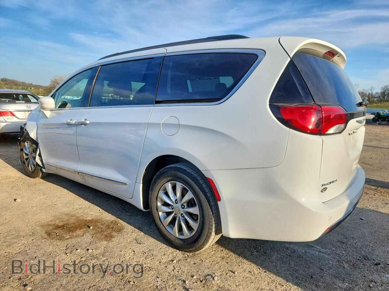 2017 CHRYSLER PACIFICA - VIN: 2C4RC1BG8HR613113 - Фото 2