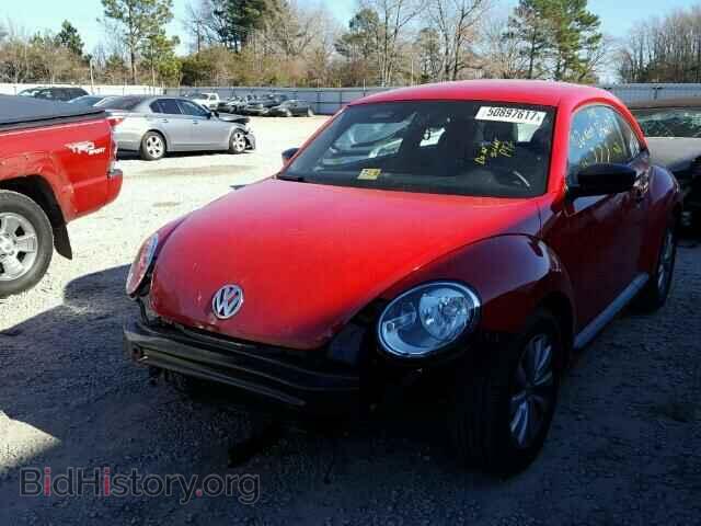 2013 VOLKSWAGEN BEETLE - VIN: 3VWFP7AT1DM633128 - Фото 2
