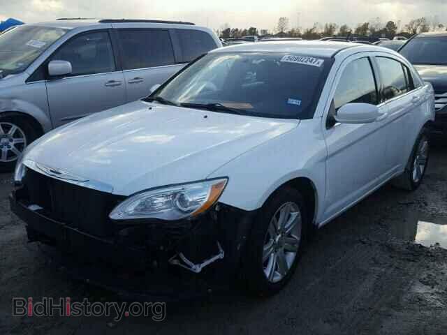2013 CHRYSLER 200 - VIN: 1C3CCBAB8DN647971 - Фото 2