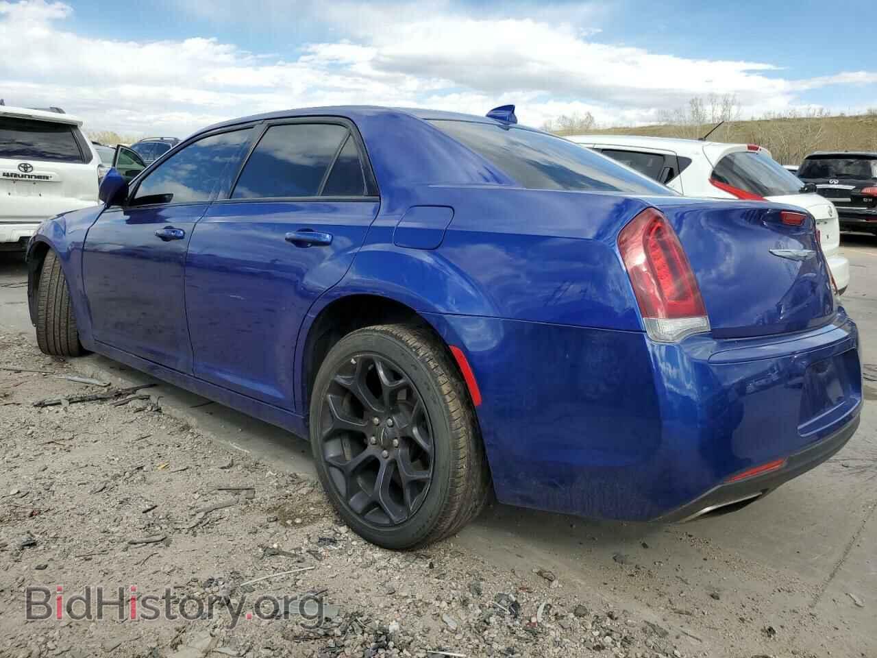 2019 CHRYSLER 300 - VIN: 2C3CCABG1KH559550 - Фото 2