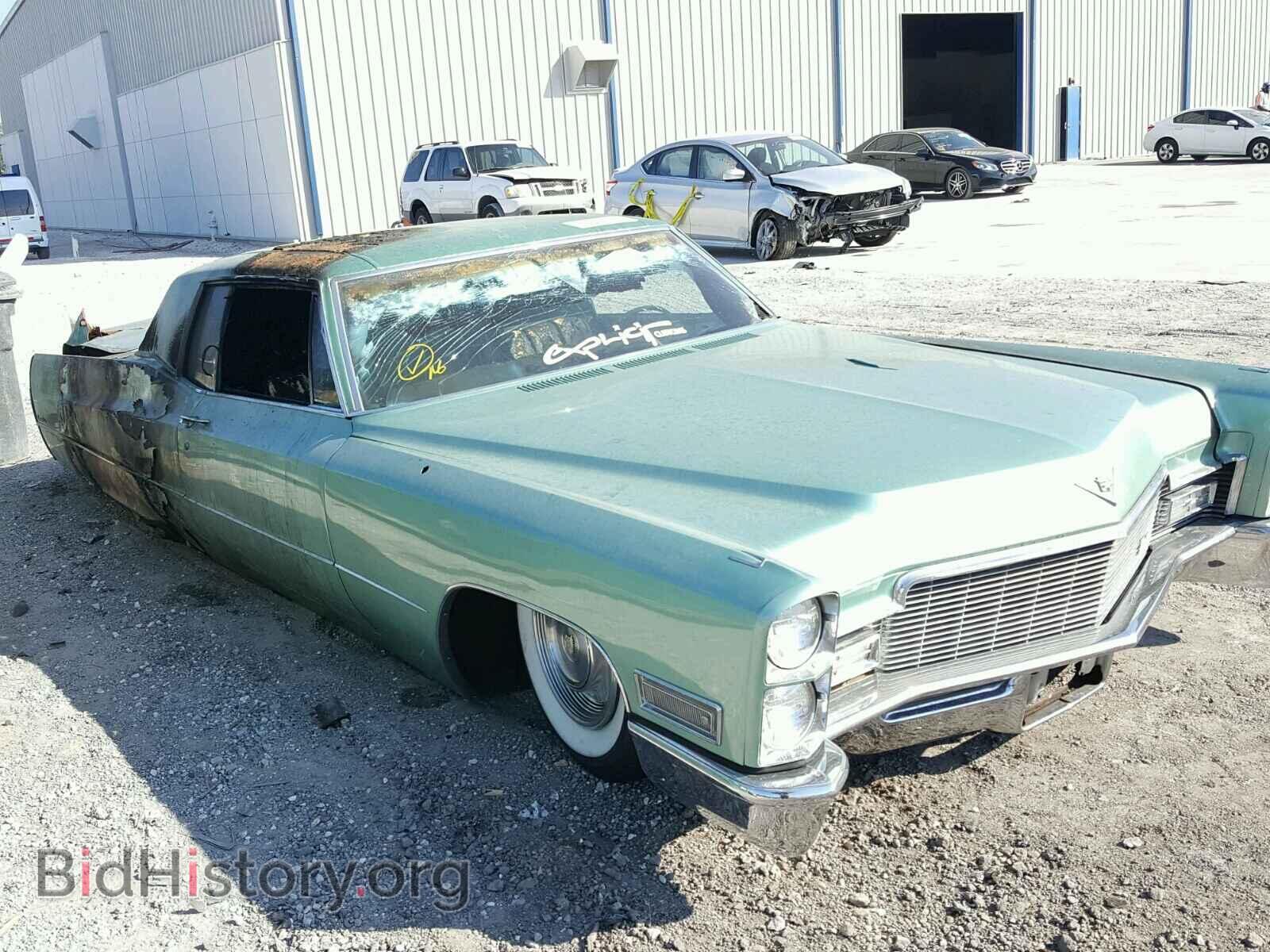 Photo J8298353 - CADILLAC DEVILLE 1968