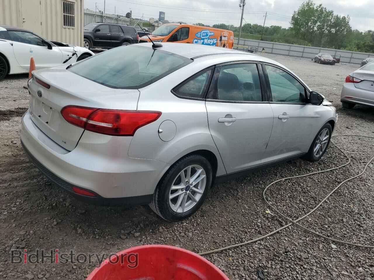 2017 FORD FOCUS - VIN: 1FADP3F2XHL256332 - Фото 3