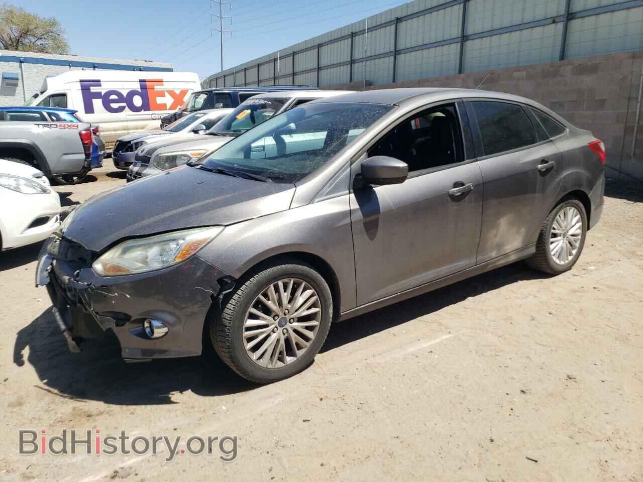 Photo 1FAHP3F24CL256983 - FORD FOCUS 2012