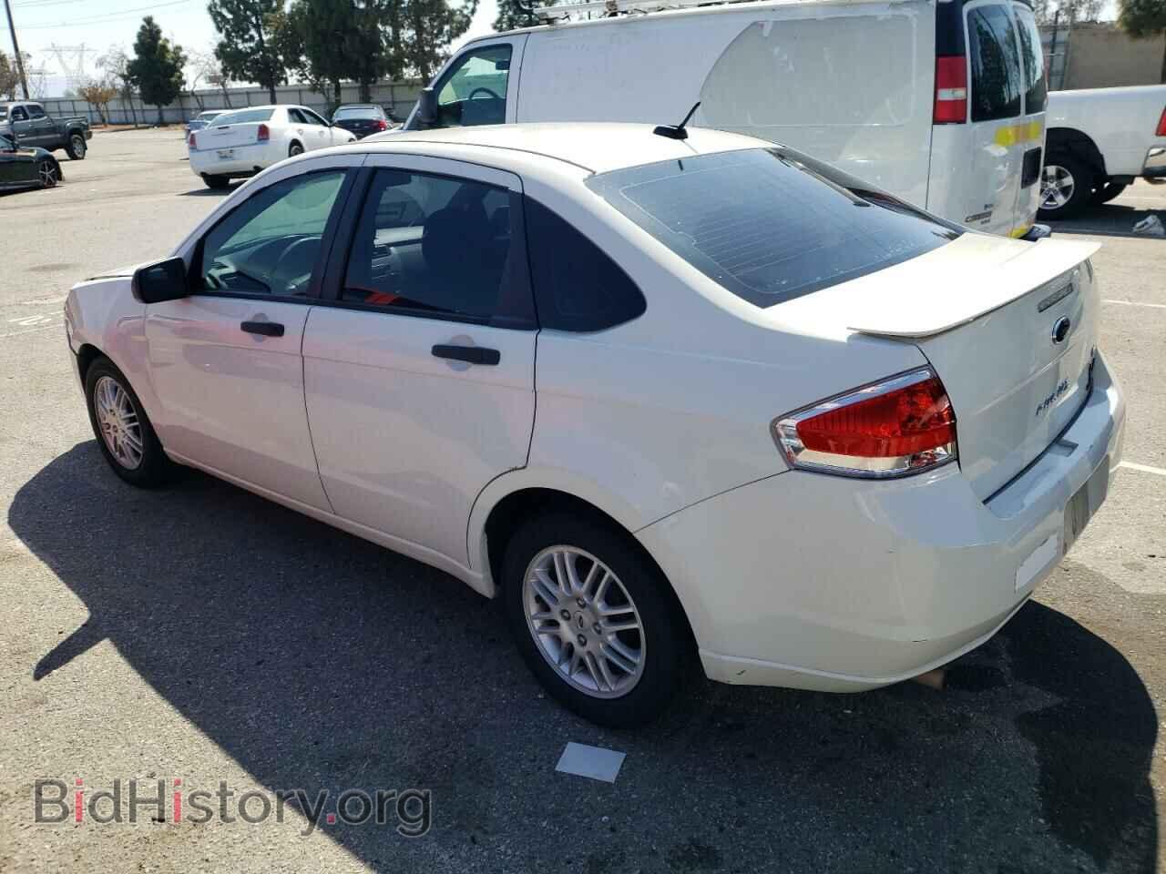 2010 FORD FOCUS - VIN: 1FAHP3FN3AW292301 - Фото 2