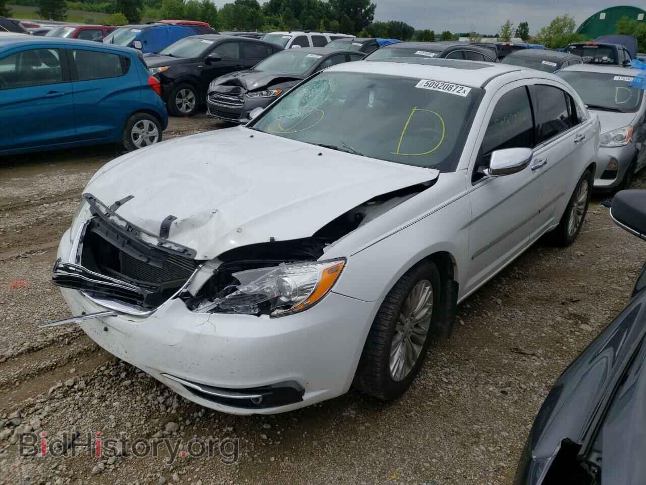 2013 CHRYSLER 200 - VIN: 1C3CCBCG6DN624178 - Фото 2