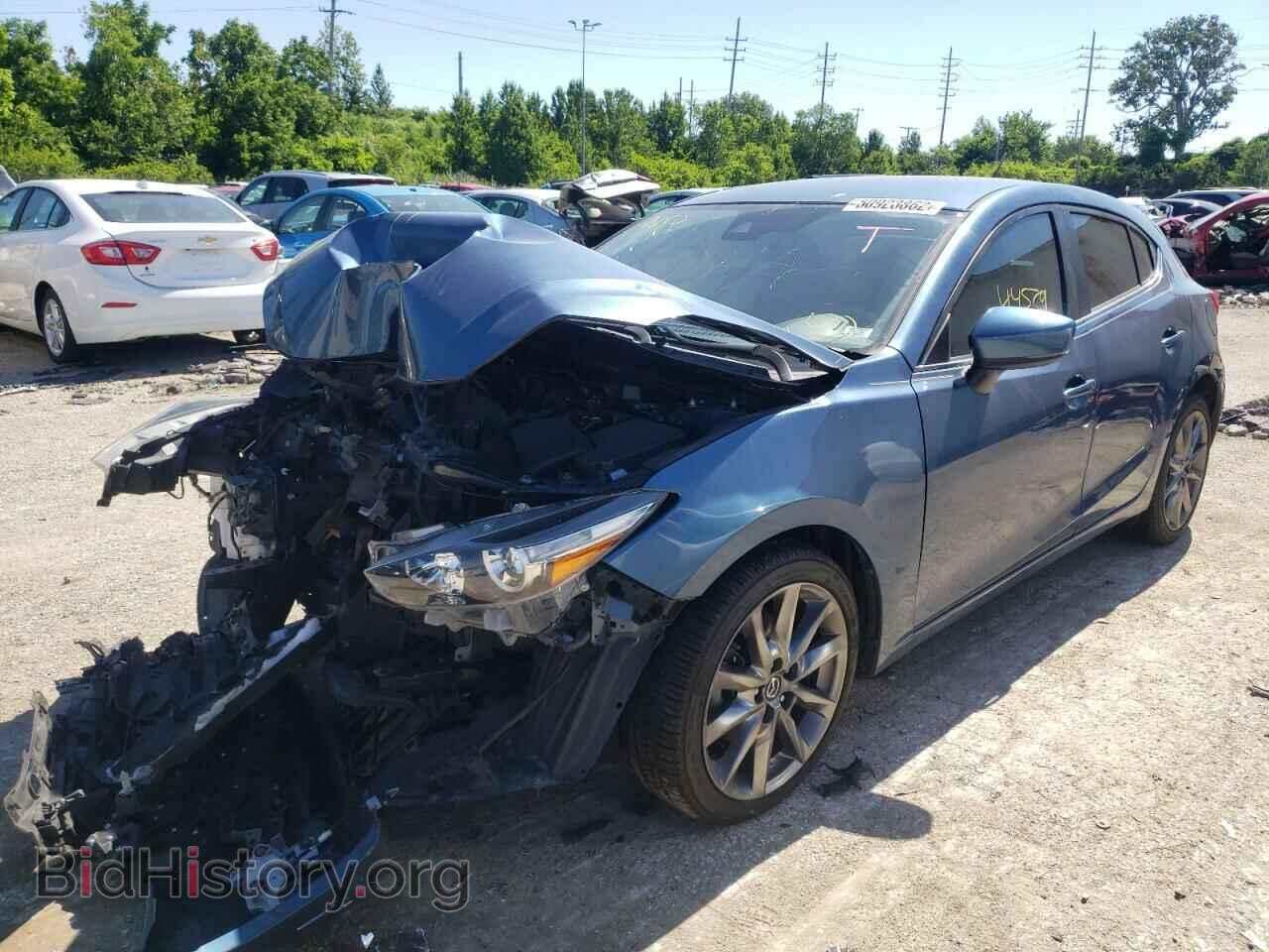 2018 MAZDA 3 - VIN: 3MZBN1L34JM158889 - Фото 2
