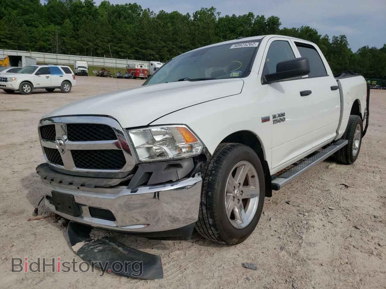 2017 RAM 1500 - VIN: 3C6RR7KT1HG774625 - Фото 2