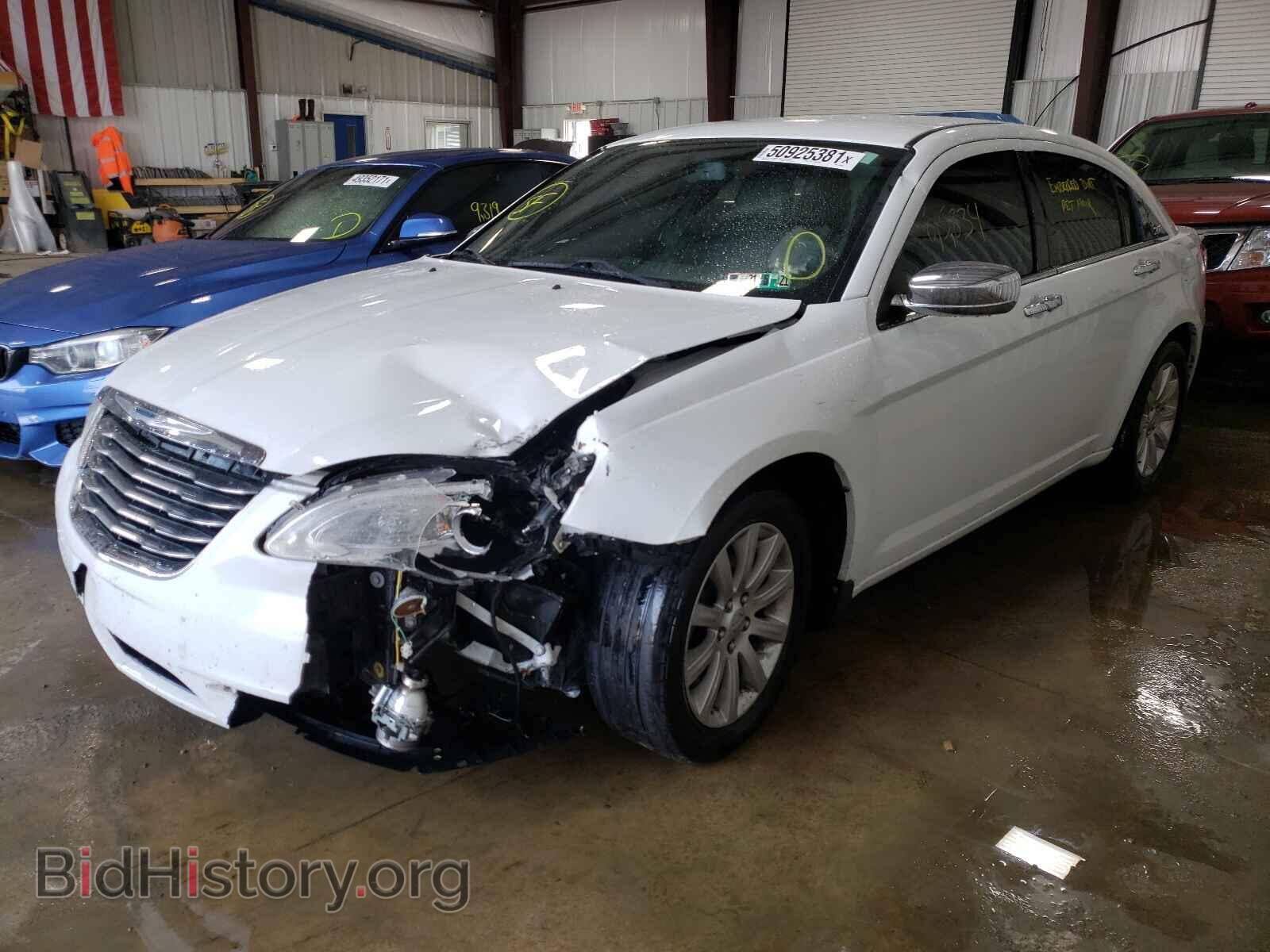 2013 CHRYSLER 200 - VIN: 1C3CCBCG2DN723368 - Photo 2