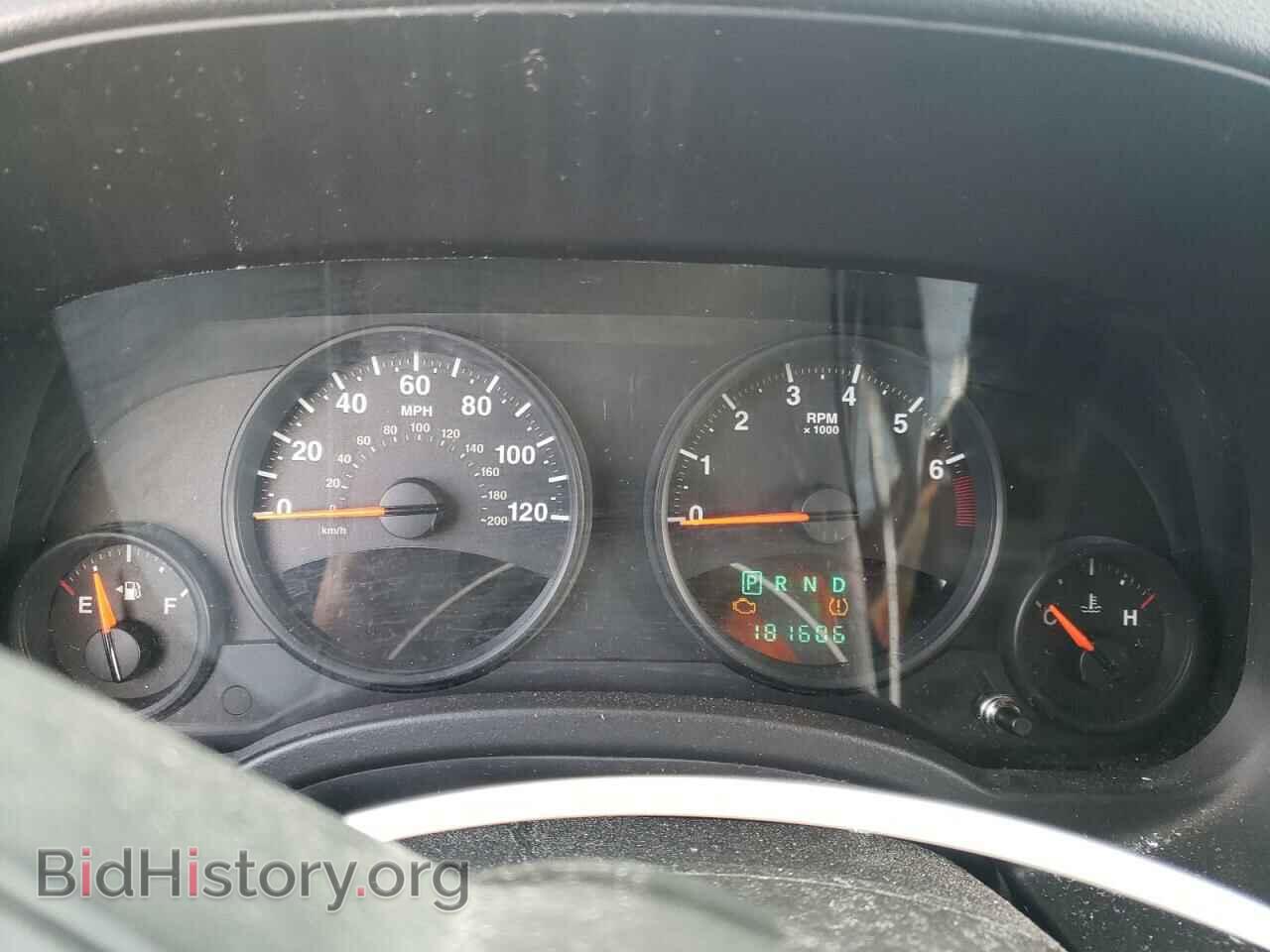 2011 JEEP COMPASS - VIN: 1J4NF1FB2BD266614 - Photo 8