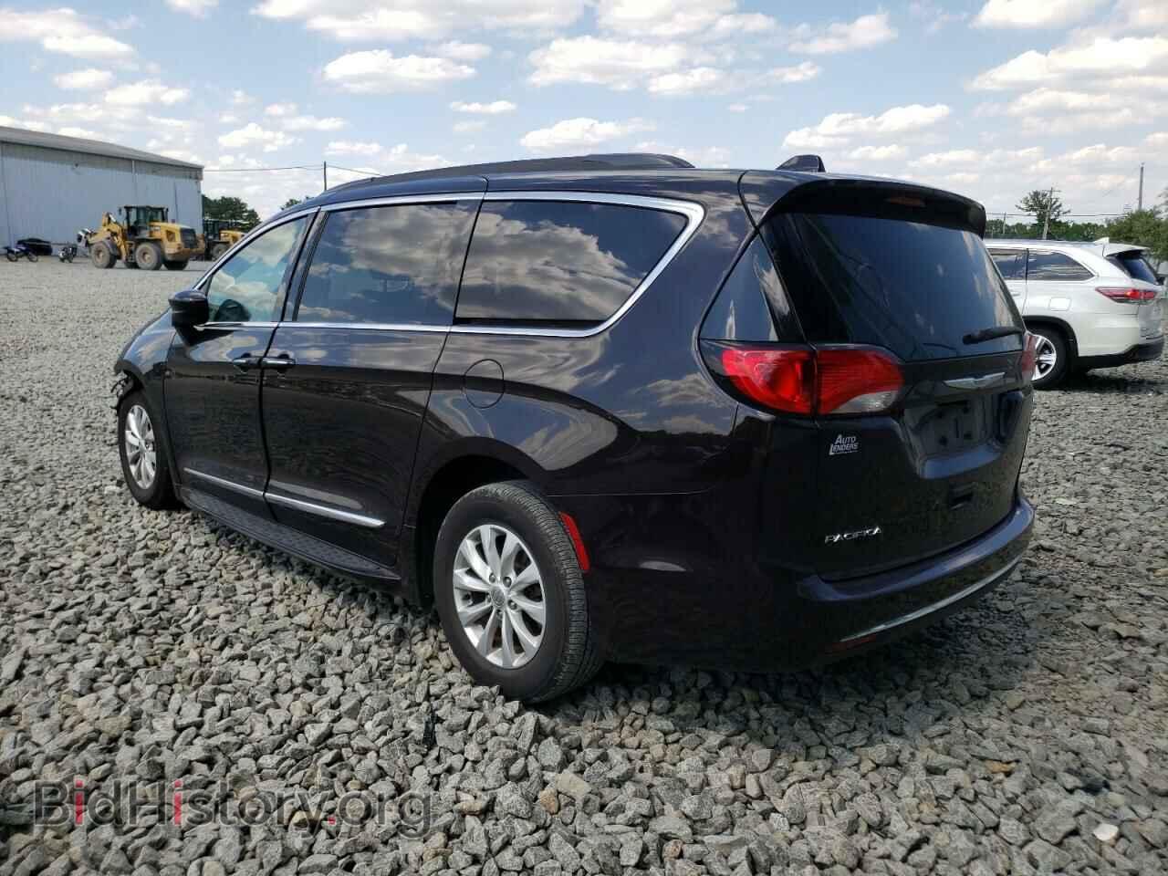 2017 CHRYSLER PACIFICA - VIN: 2C4RC1BGXHR757018 - Photo 3