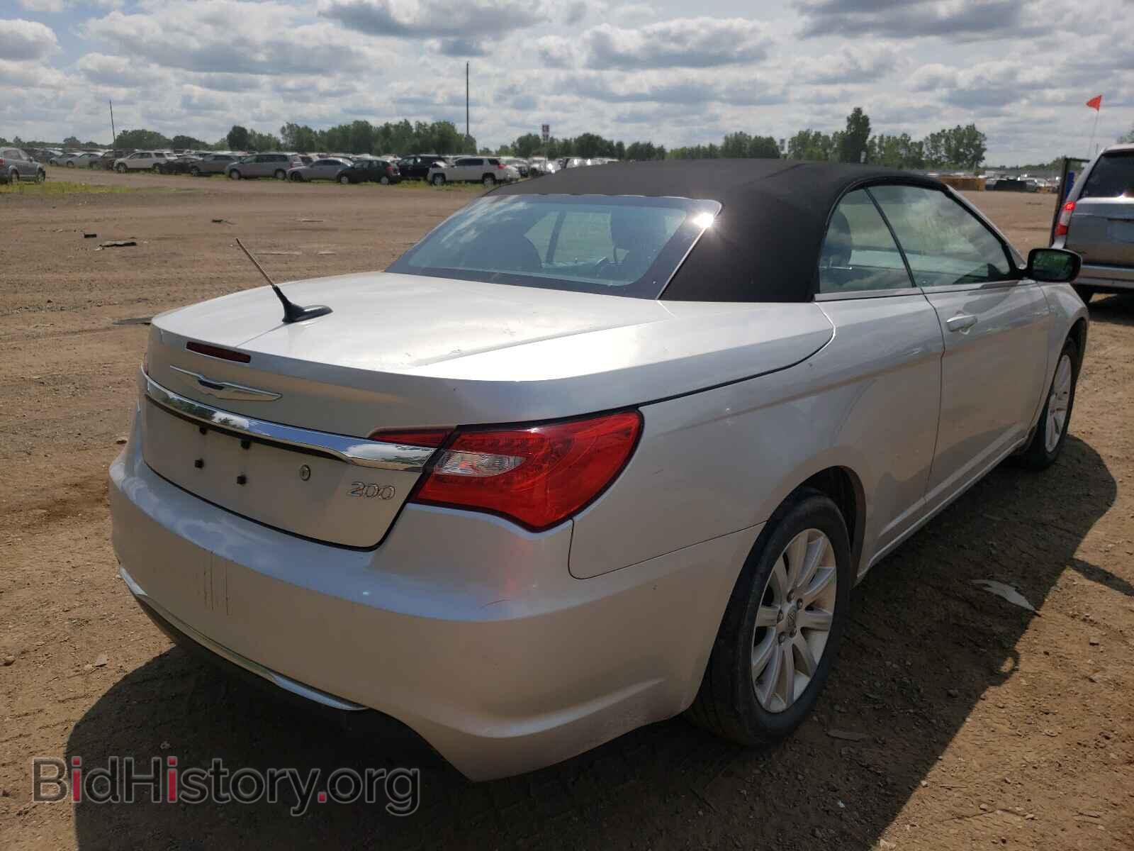 2011 CHRYSLER 200 - VIN: 1C3BC2EB9BN555030 - Фото 4