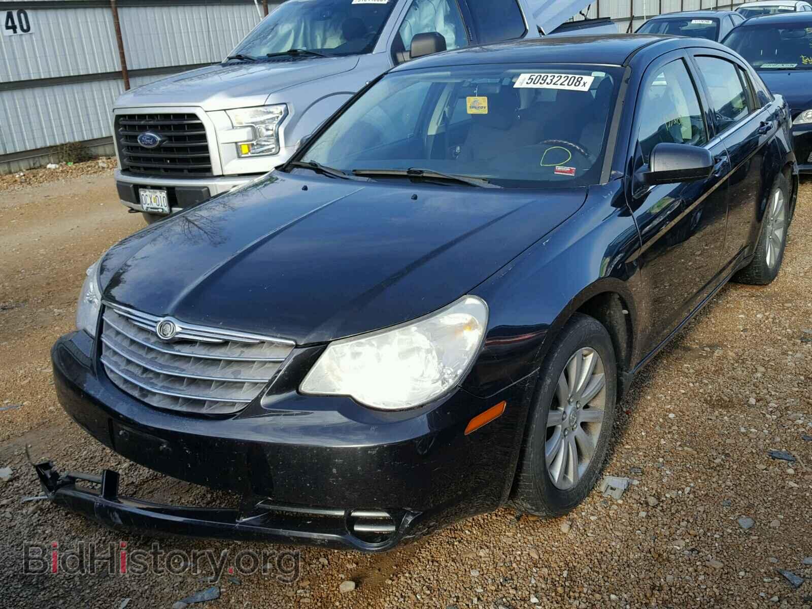 2010 CHRYSLER SEBRING - VIN: 1C3CC5FB4AN100654 - Фото 2