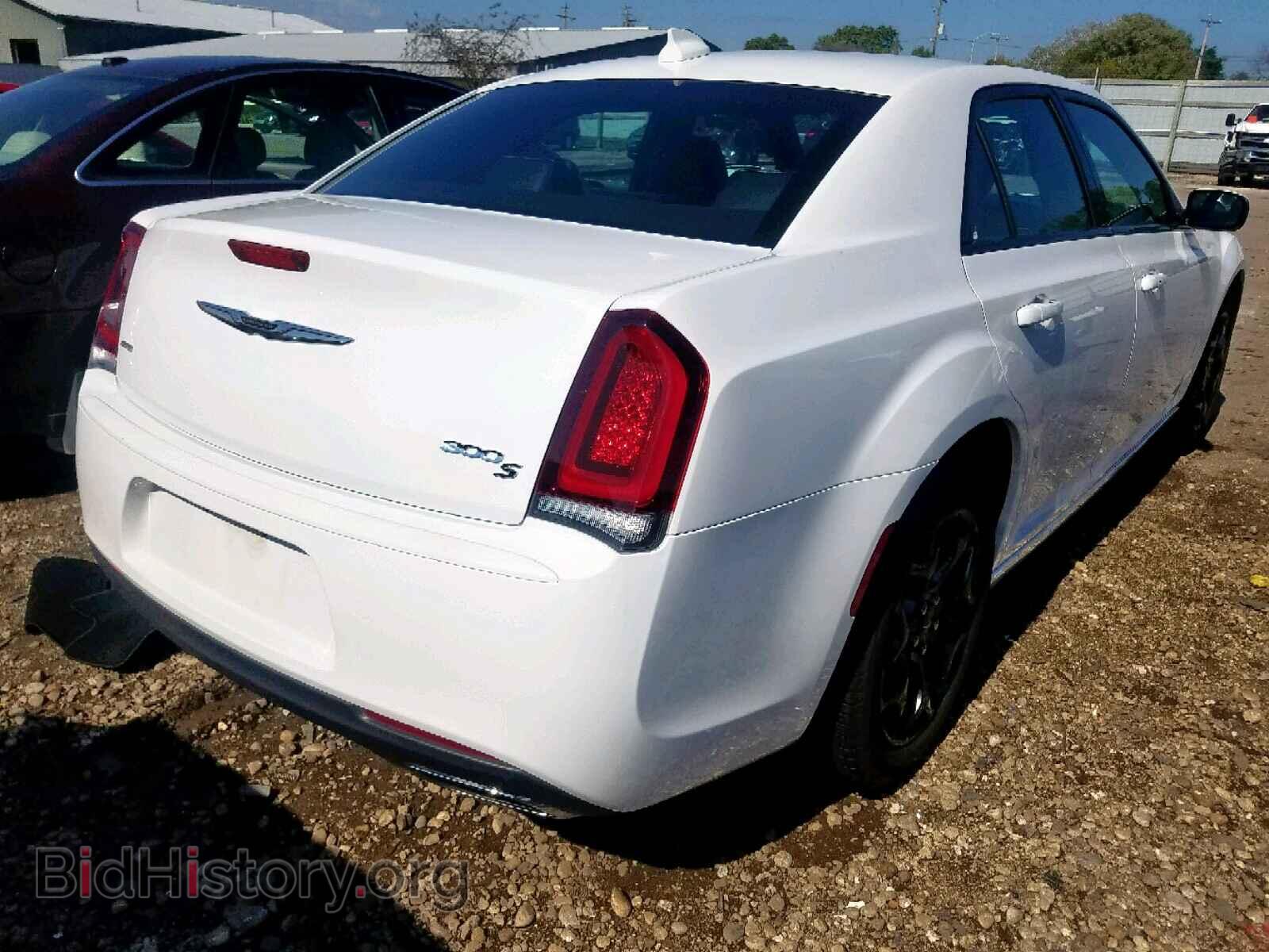 2019 CHRYSLER 300 - VIN: 2C3CCAGG3KH610815 - Фото 4