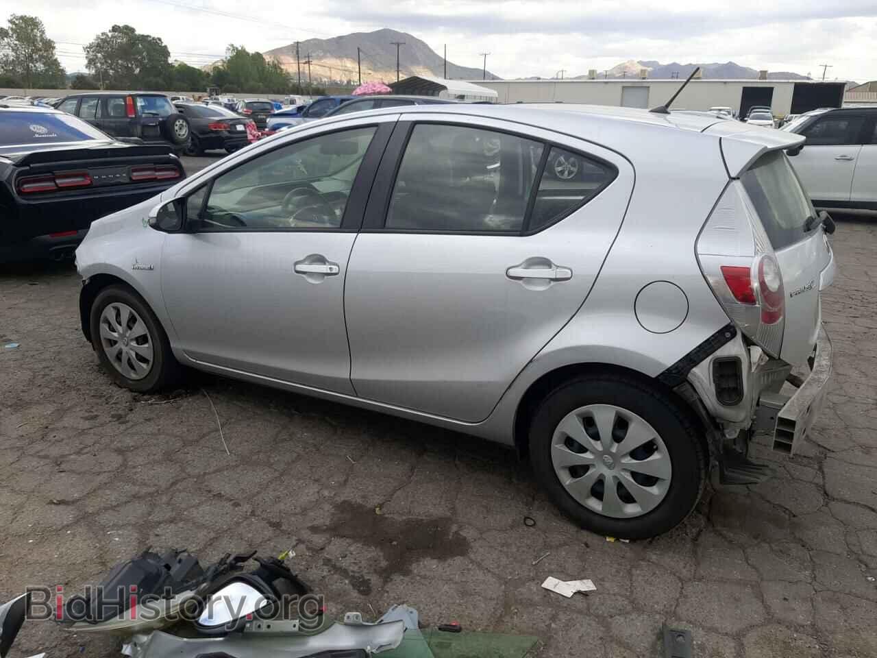 2014 TOYOTA PRIUS - VIN: JTDKDTB31E1060246 - Фото 2