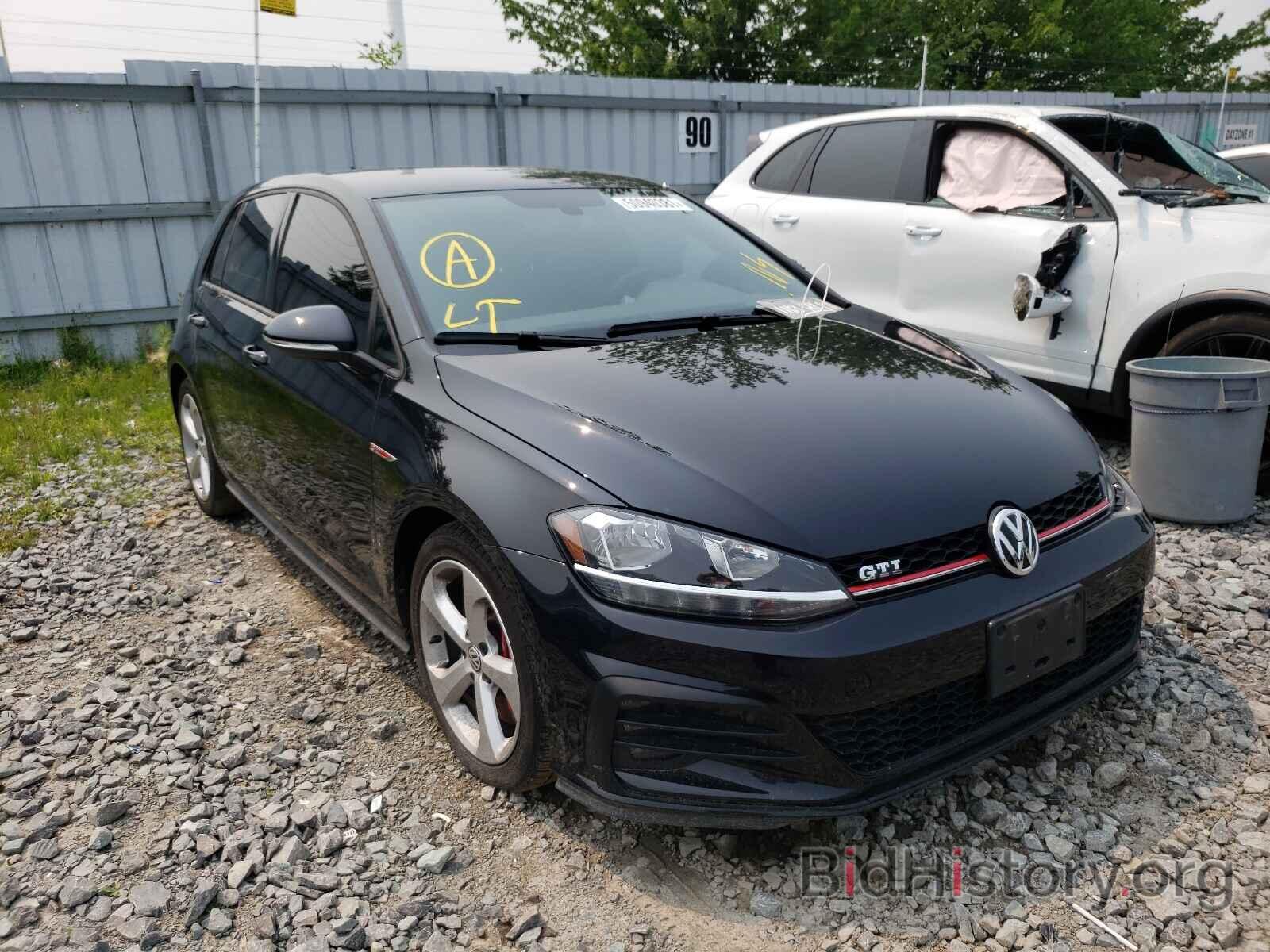 Photo 3VW547AU1JM290975 - VOLKSWAGEN GTI 2018