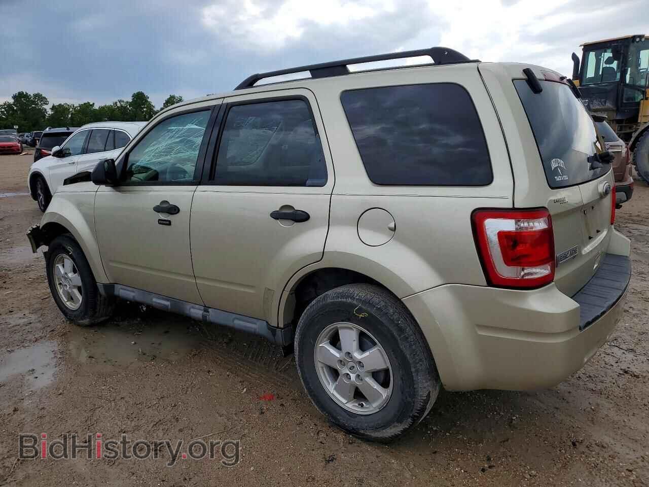2011 FORD ESCAPE - VIN: 1FMCU0D72BKB19258 - Фото 2