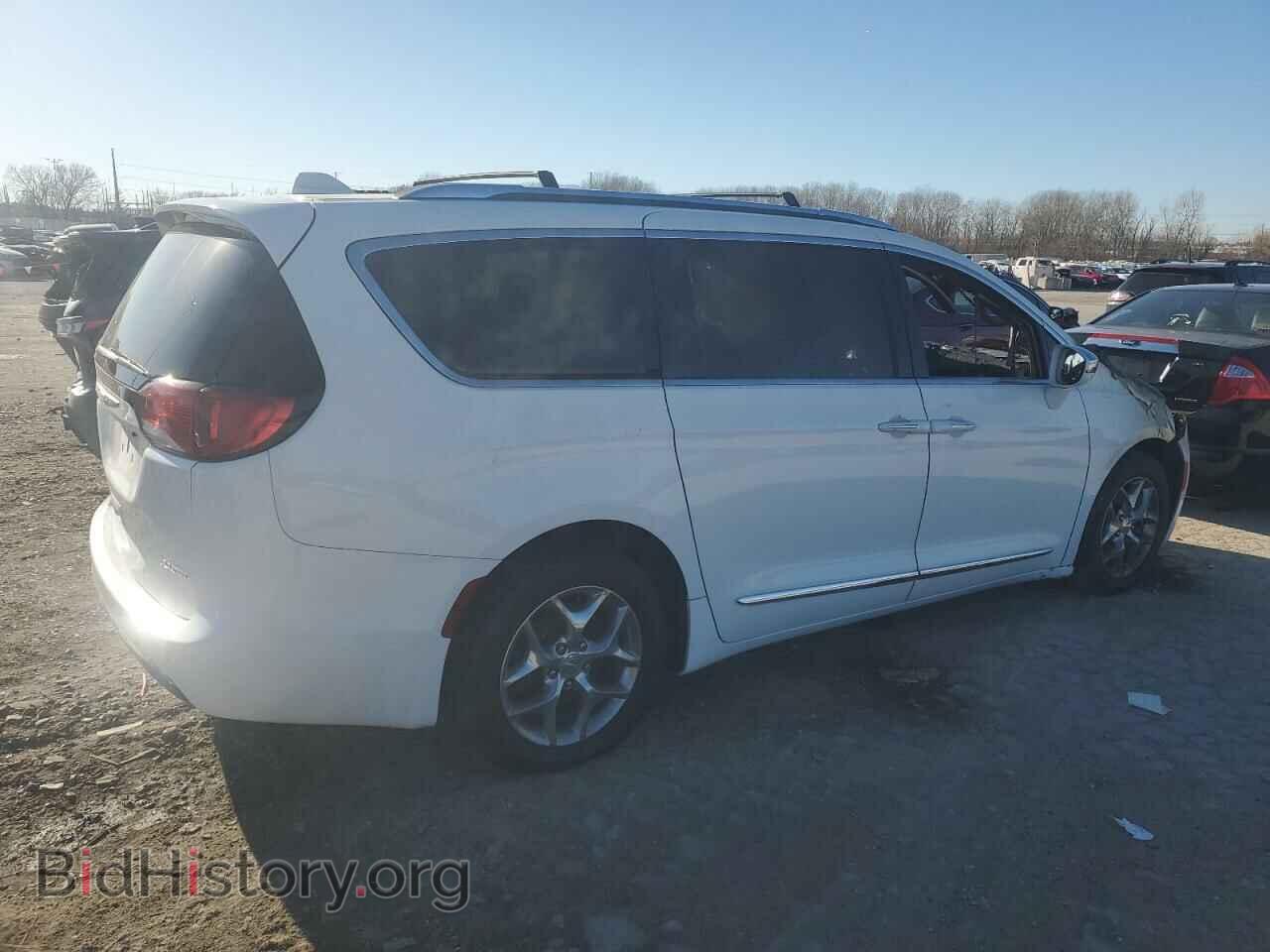 2018 CHRYSLER PACIFICA - VIN: 2C4RC1GG0JR268898 - Фото 3