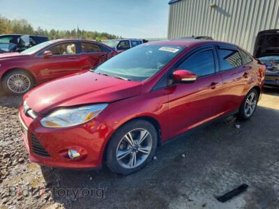 2014 Ford FOCUS SE, красный — VIN 1FADP3F2XEL136204, Copart